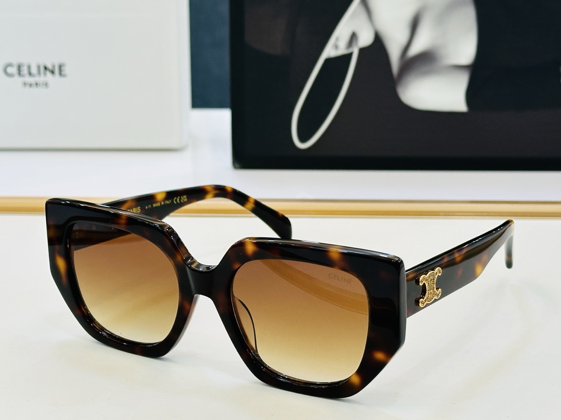 【CELINE】赛琳 CL40239U Size：54口20-145 一直热销的款式，欧美风 光泽度好  XL质感强  