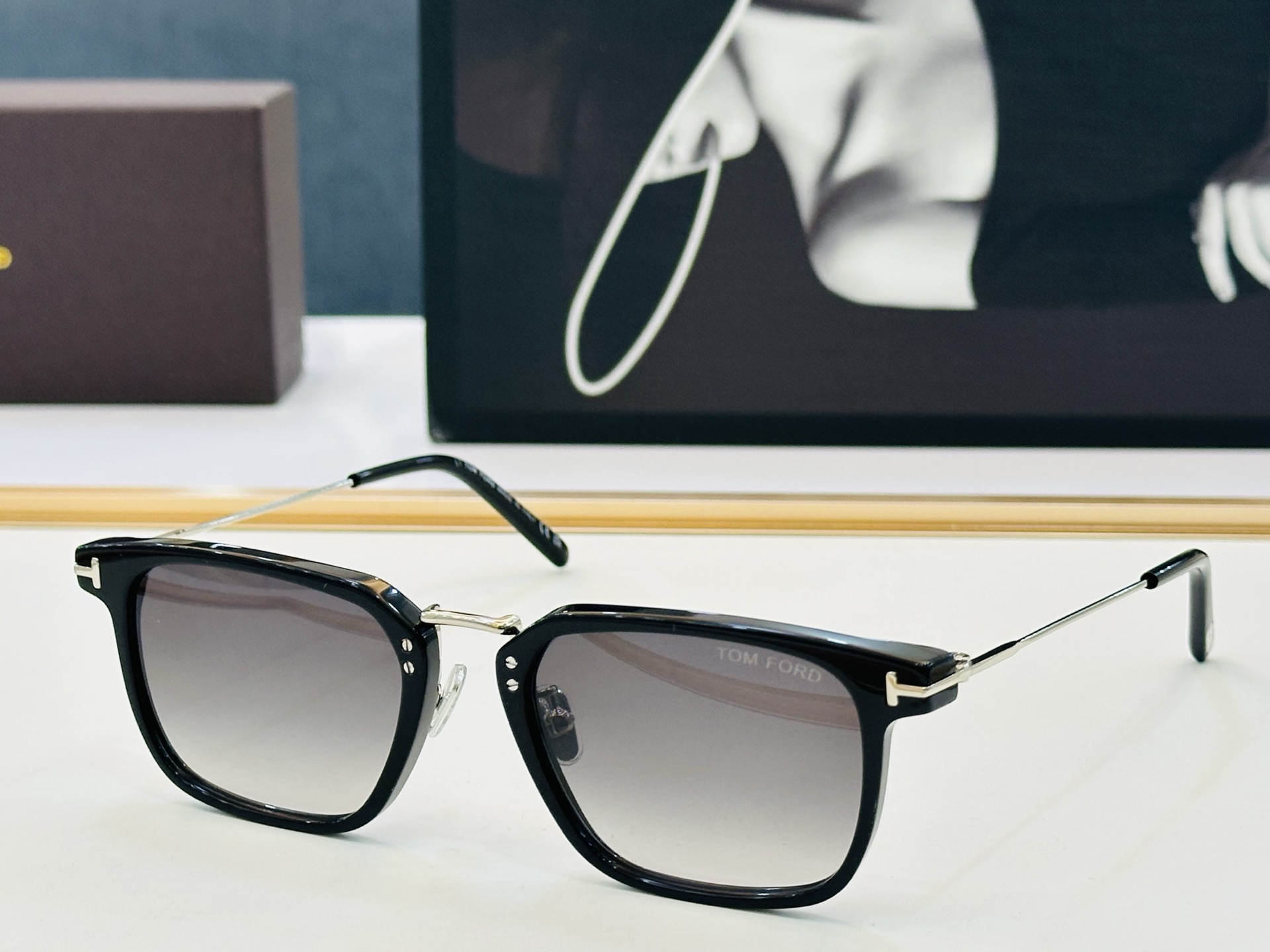 🎉TOM FOR*🎉汤姆家  Model: FT1042  Size：52口21-145 时尚框 👓 一比一 C时尚经典
