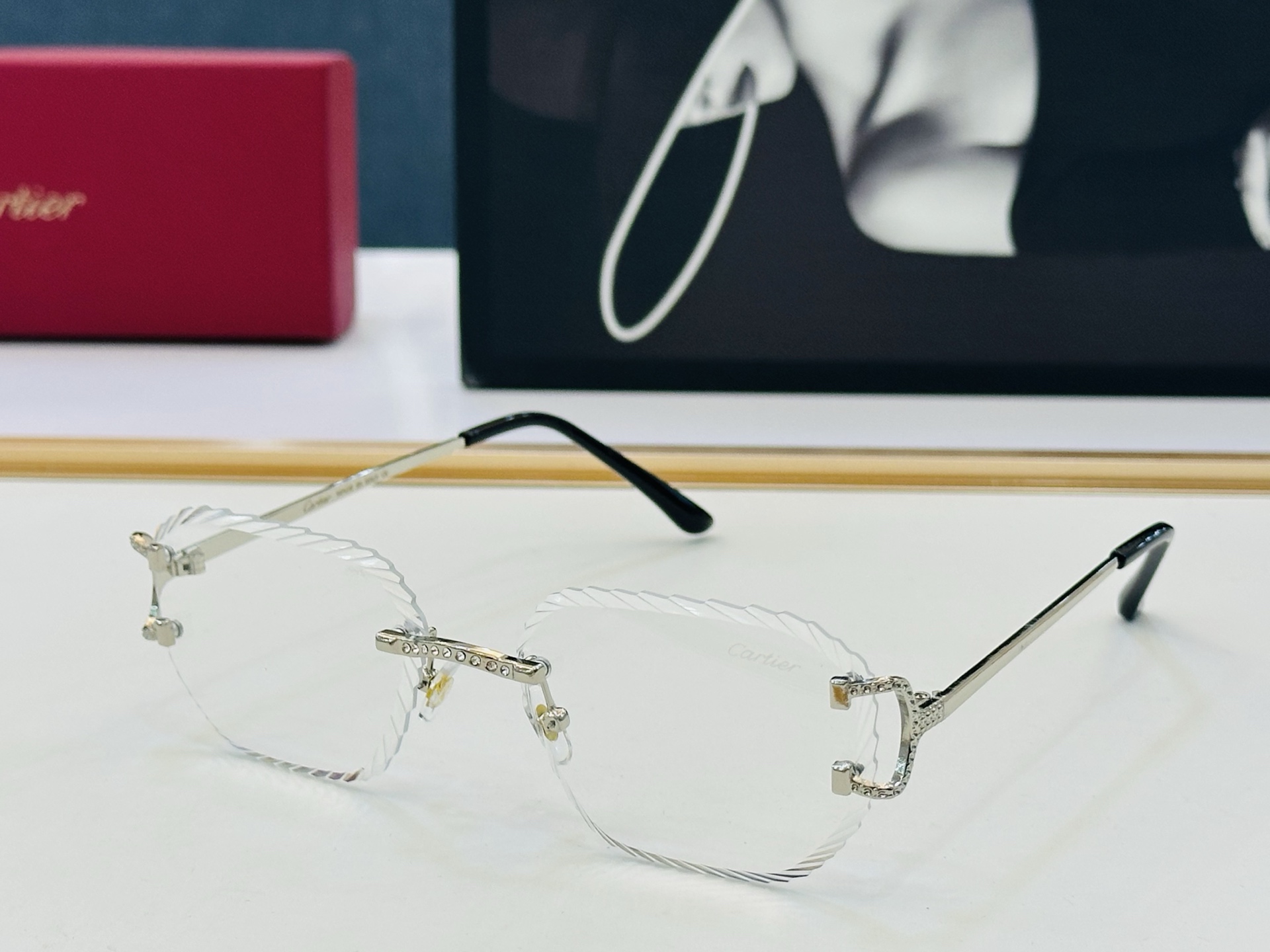 🆕 原版Cartie* 卡家 经典款太阳镜 CA0563S Size：55口15-145 电镀工艺精湛大牌品 YE戴起来