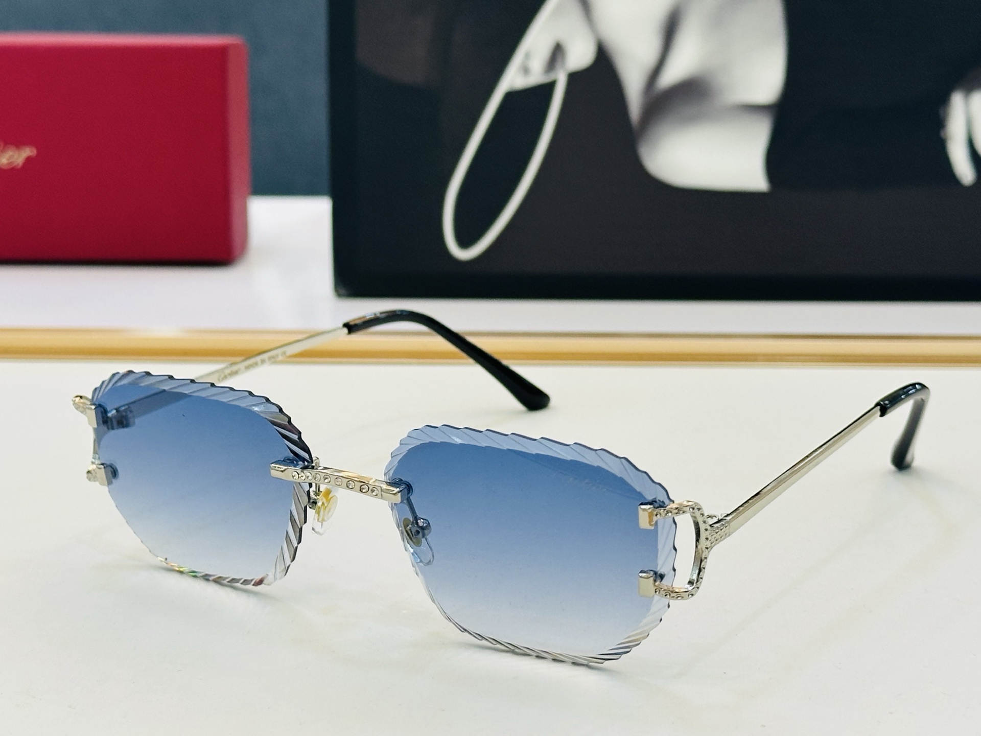 🆕 原版Cartie* 卡家 经典款太阳镜 CA0563S Size：55口15-145 电镀工艺精湛大牌品 YE戴起来
