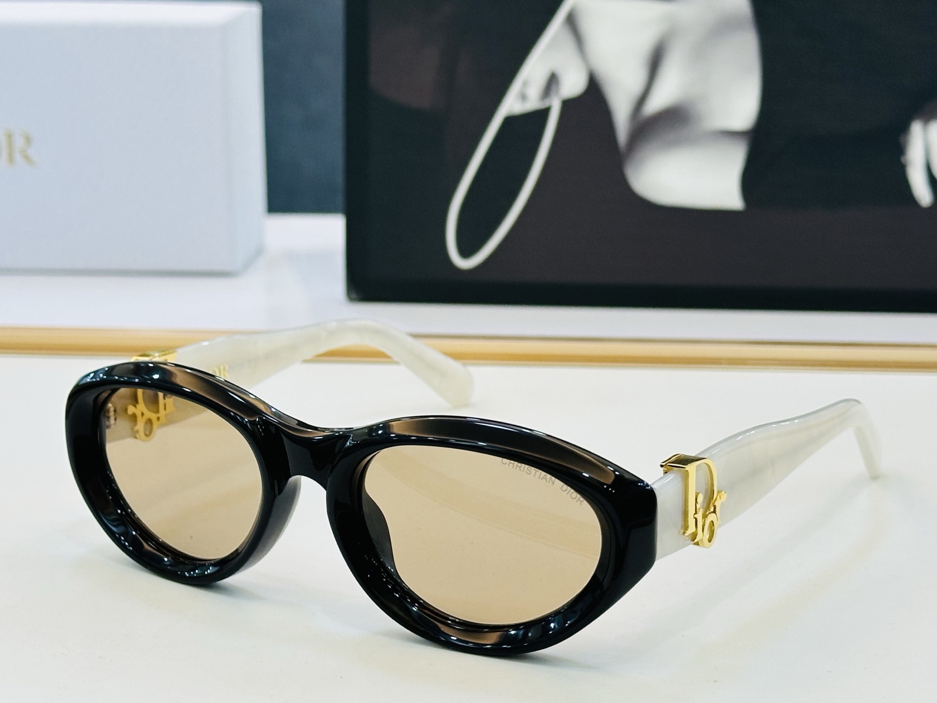 🔻🔻🔻DIO* 迪家 R1I Size：54口22-145 春夏款墨镜 😎🔆 C搭配镜腿精致 质量上佳 🆕 