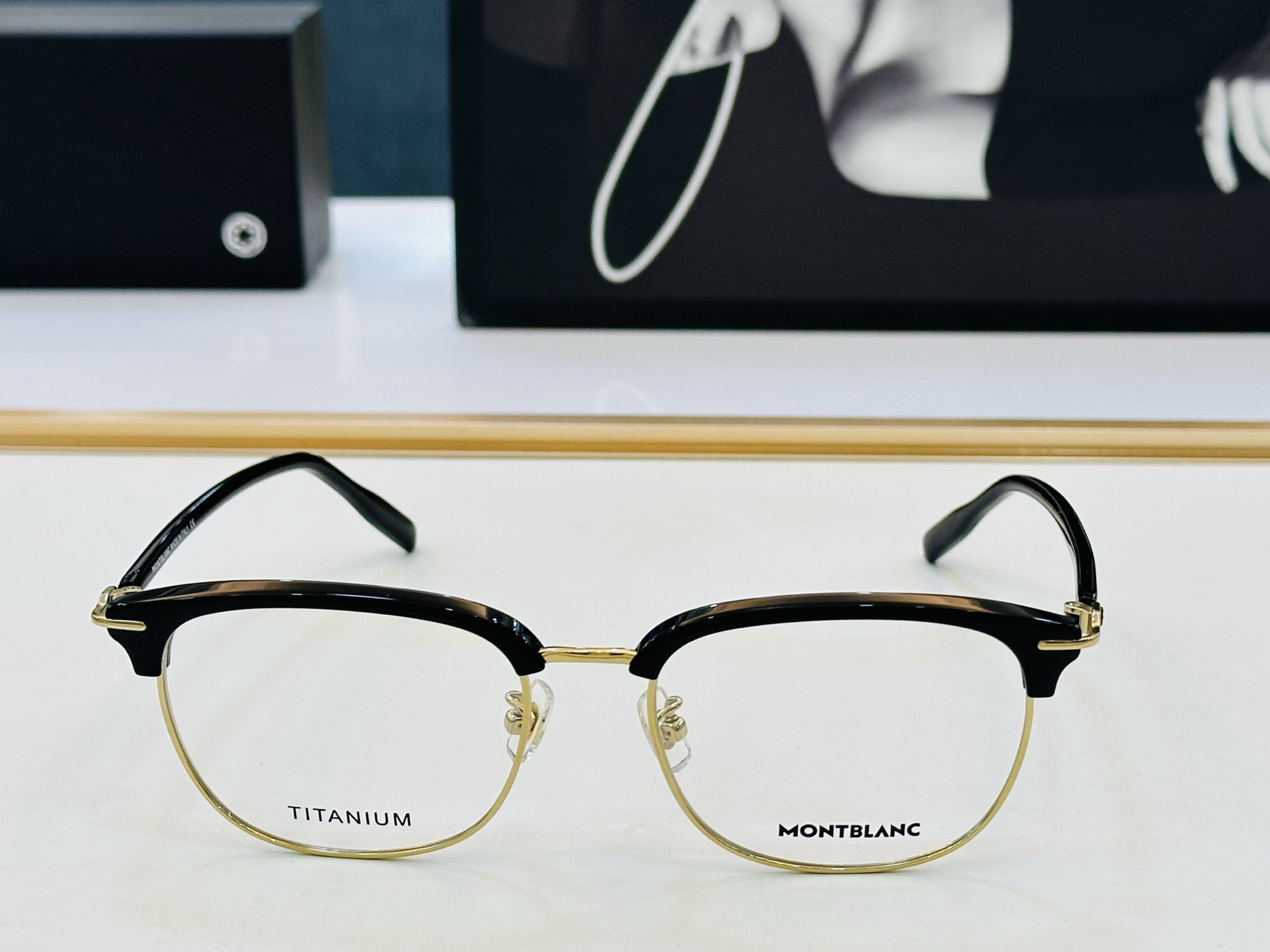 官网新品 MONTBLANC 万宝龙 MB0492OA Size：55口19-145   做工精良 👍👍W 完美电镀 配