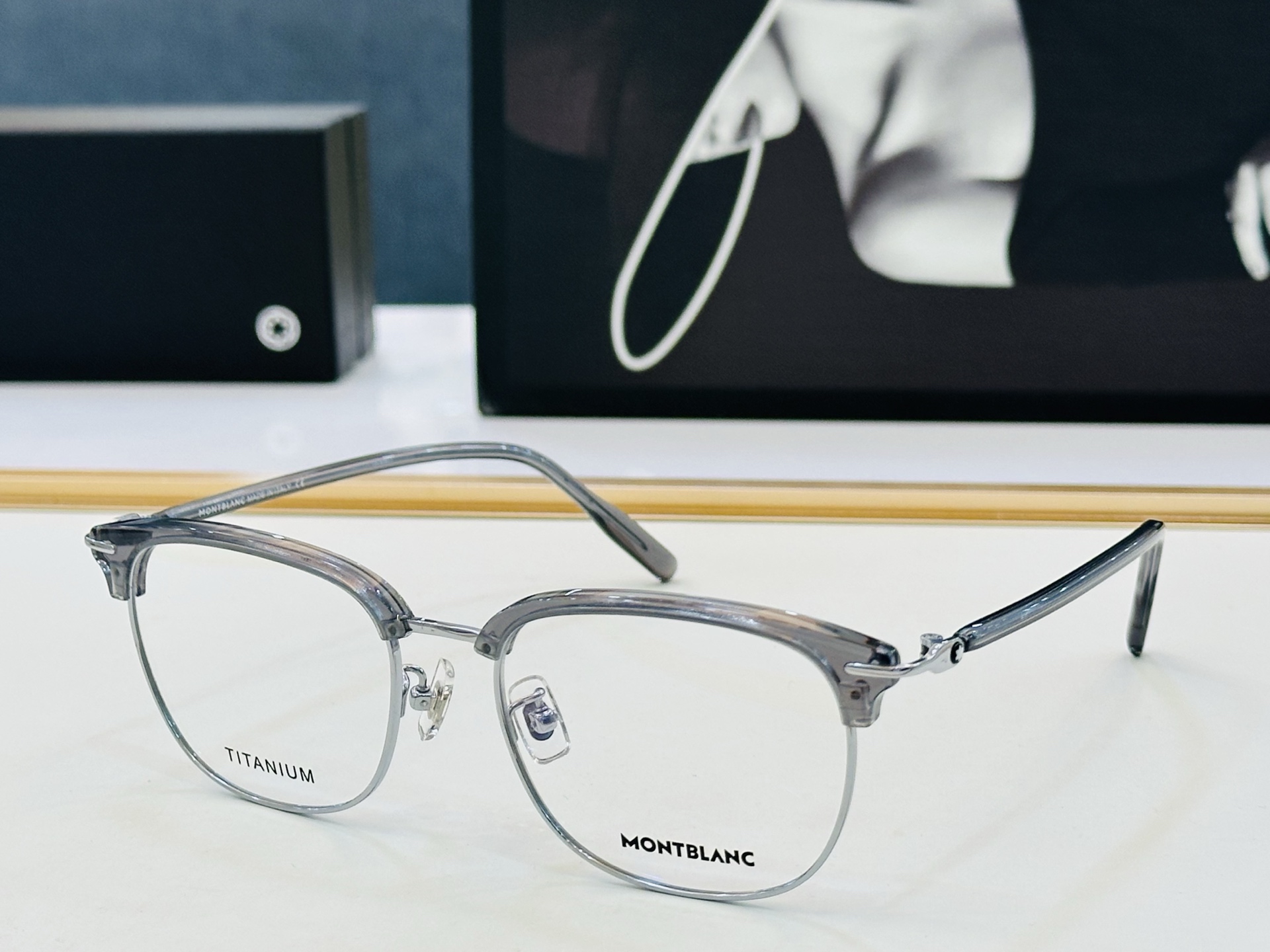 官网新品 MONTBLANC 万宝龙 MB0492OA Size：55口19-145   做工精良 👍👍W 完美电镀 配