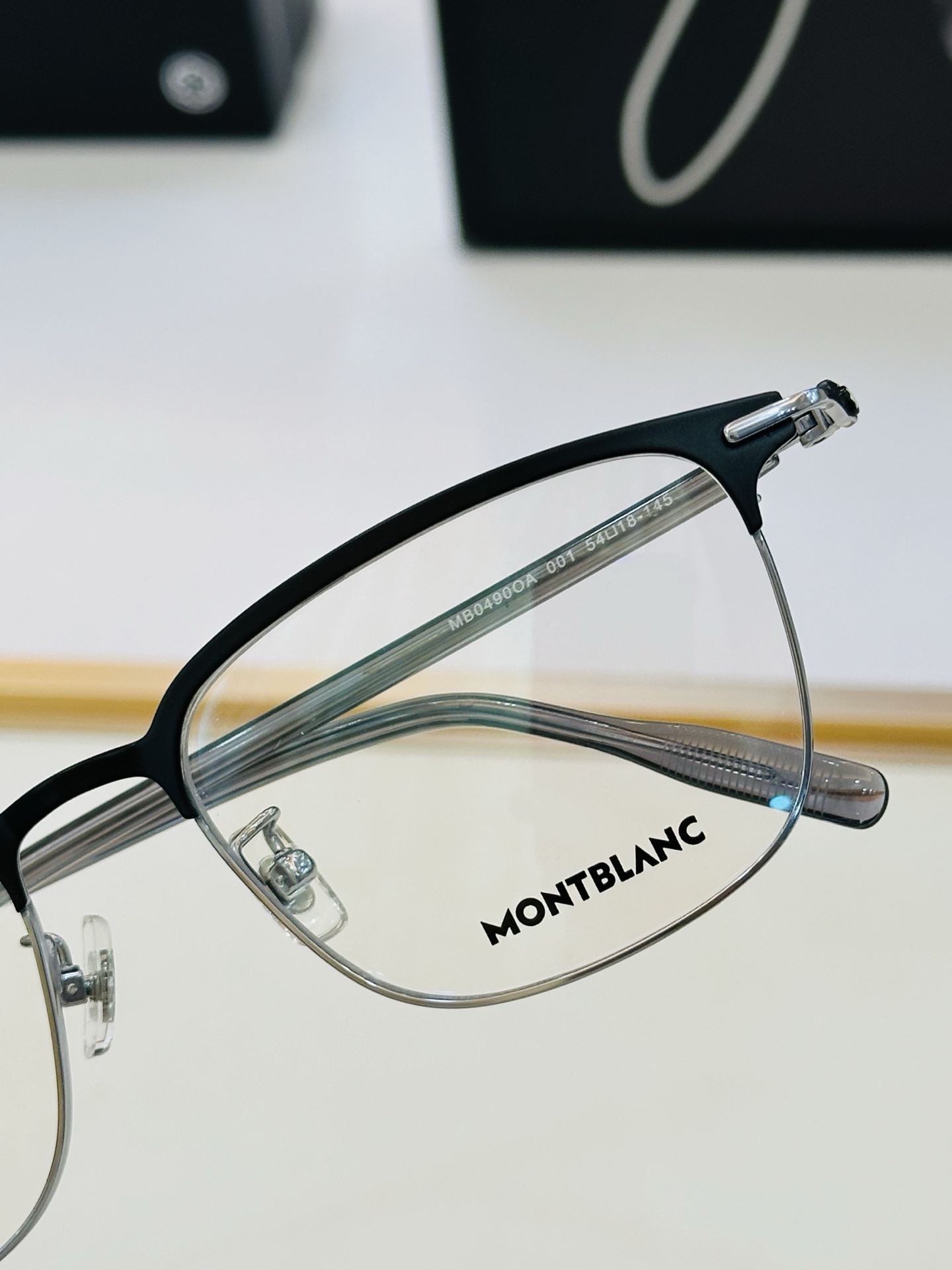 官网新品 MONTBLANC 万宝龙 MB0490OA Size：54口18-145   做工精良 👍👍W 完美电镀 配