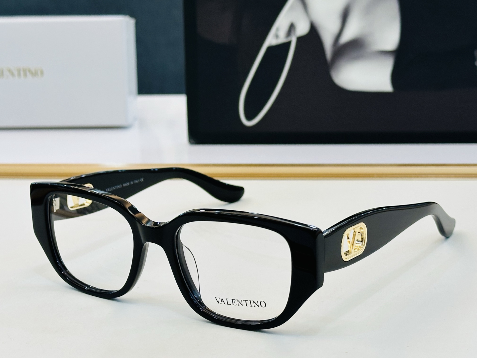 VALENYIN* 华伦天奴 VG00370    Size：51口19-140  🔝🔝流行框架 L😍个性独特 🆕 