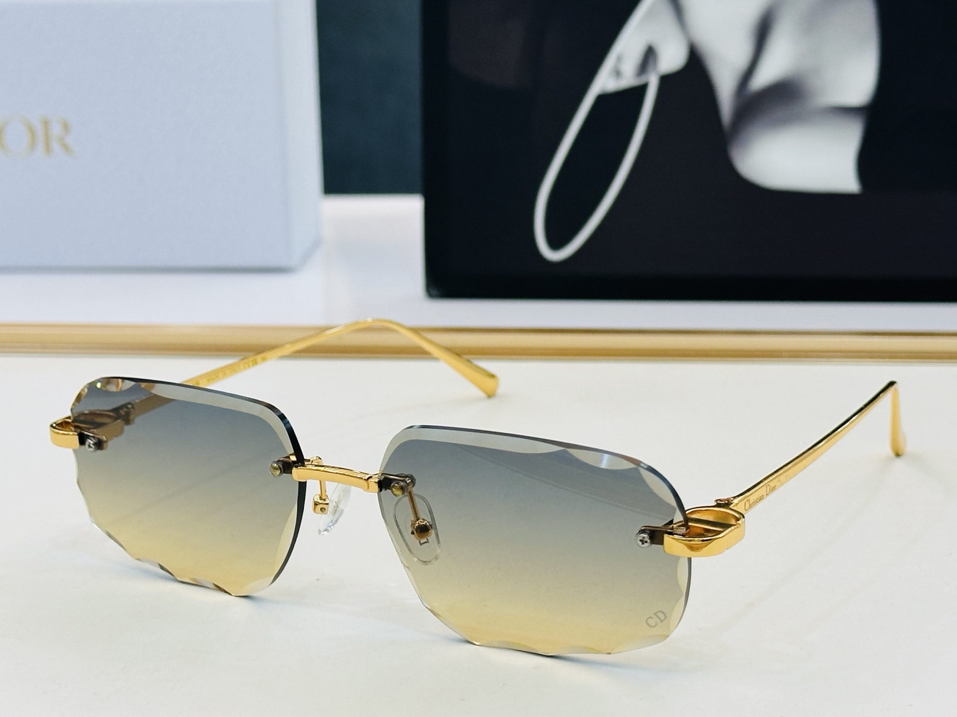 🔻🔻🔻DIO* DSGTA56UCR 迪家 Size：60口17-138 😎🔆。搭配镜腿精致配饰 X官网款 质量上佳 🆕