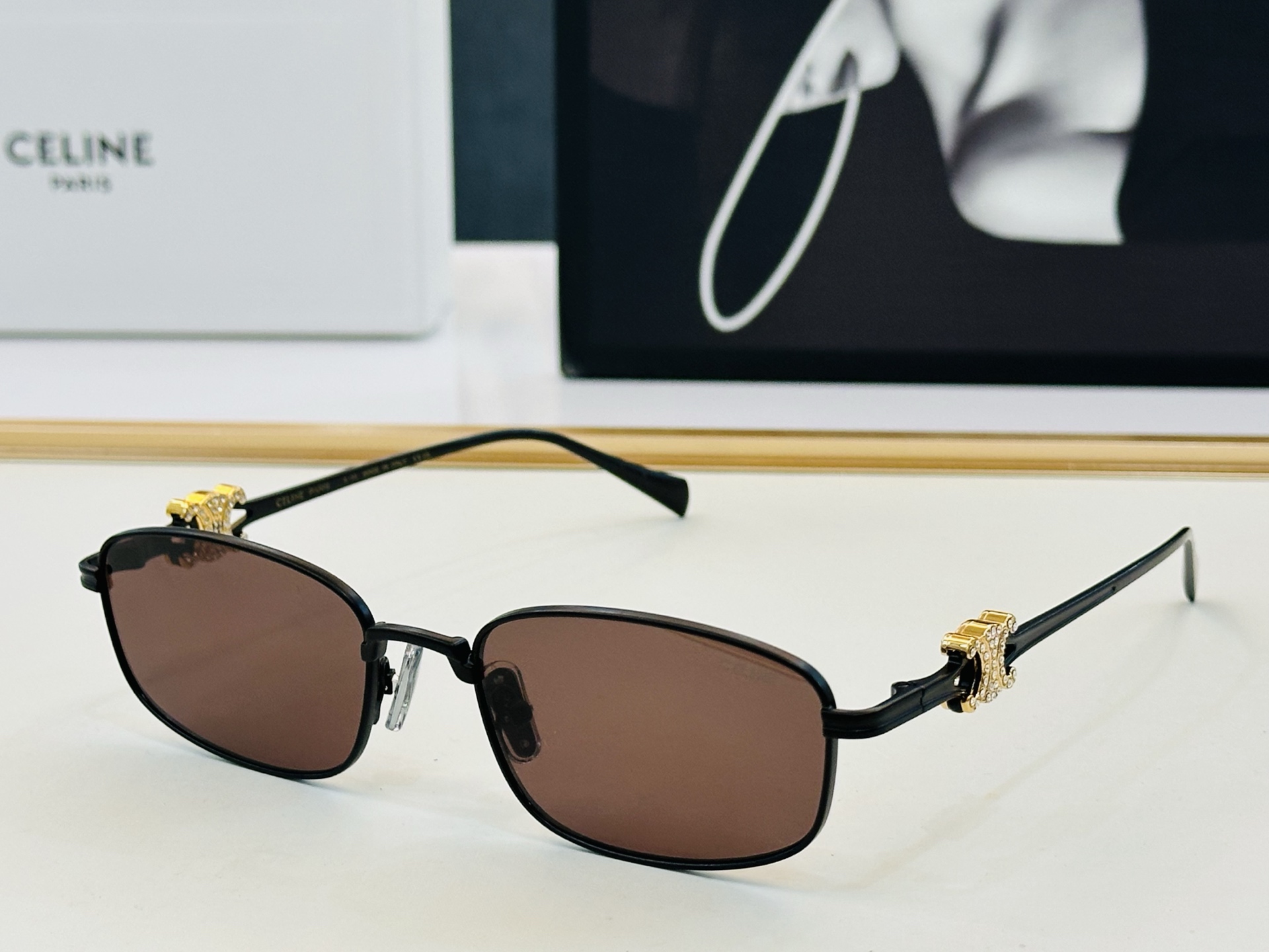 【CELINE】赛琳 CL2384U Size：56口19-145 一直热销的款式，欧美风 光泽度好  X工艺超赞 👍🏻