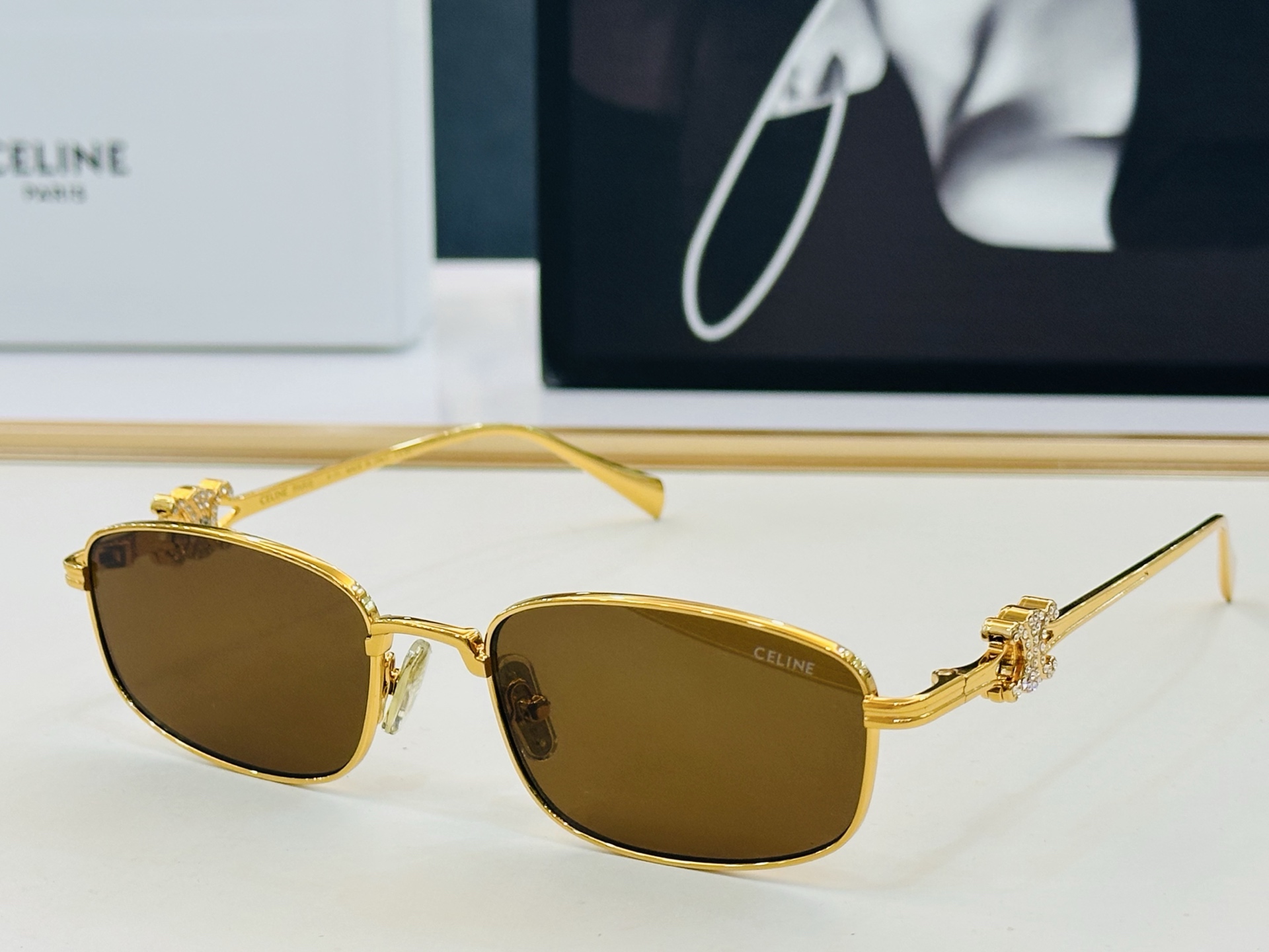 【CELINE】赛琳 CL2384U Size：56口19-145 一直热销的款式，欧美风 光泽度好  X工艺超赞 👍🏻