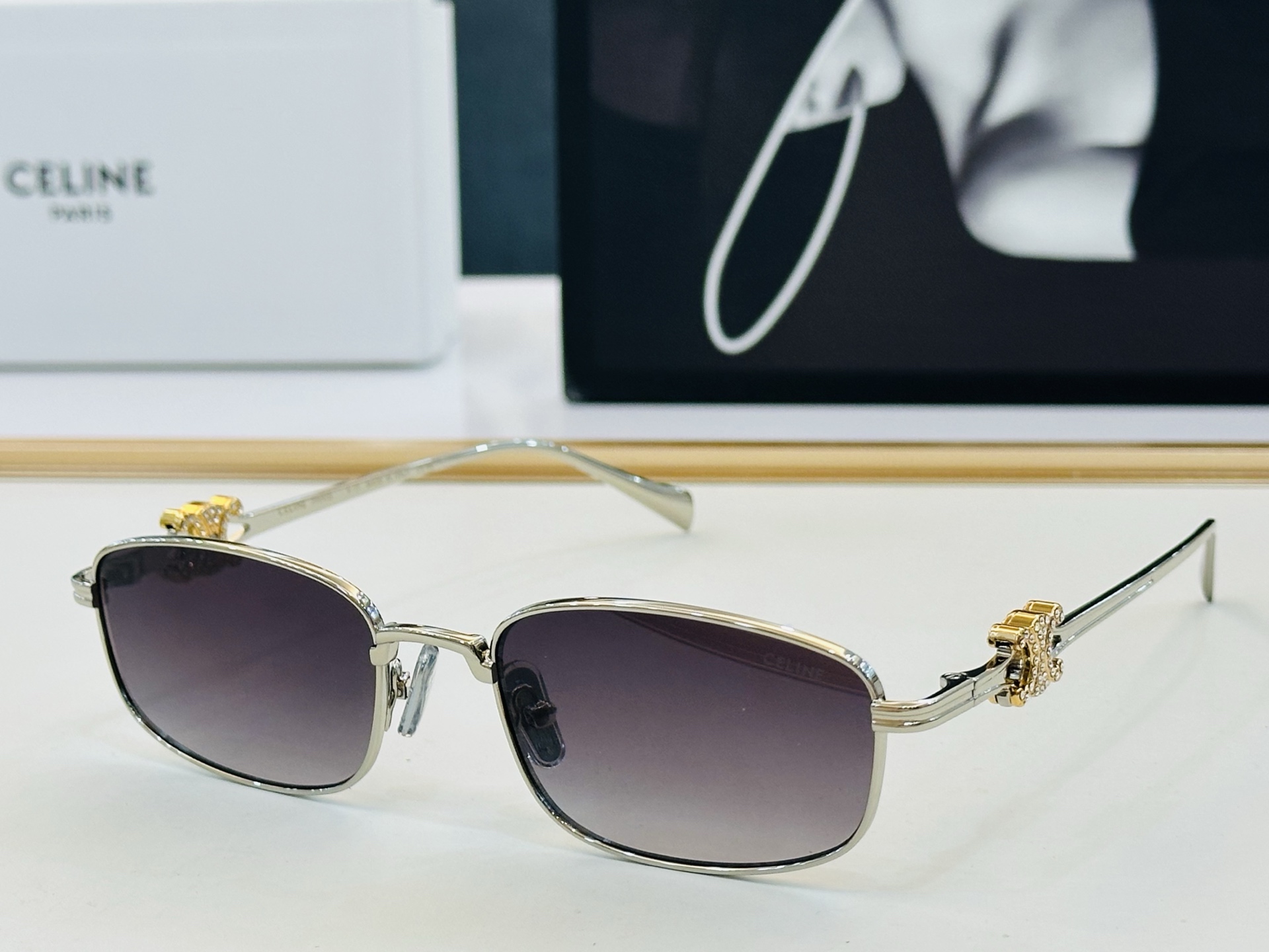 【CELINE】赛琳 CL2384U Size：56口19-145 一直热销的款式，欧美风 光泽度好  X工艺超赞 👍🏻