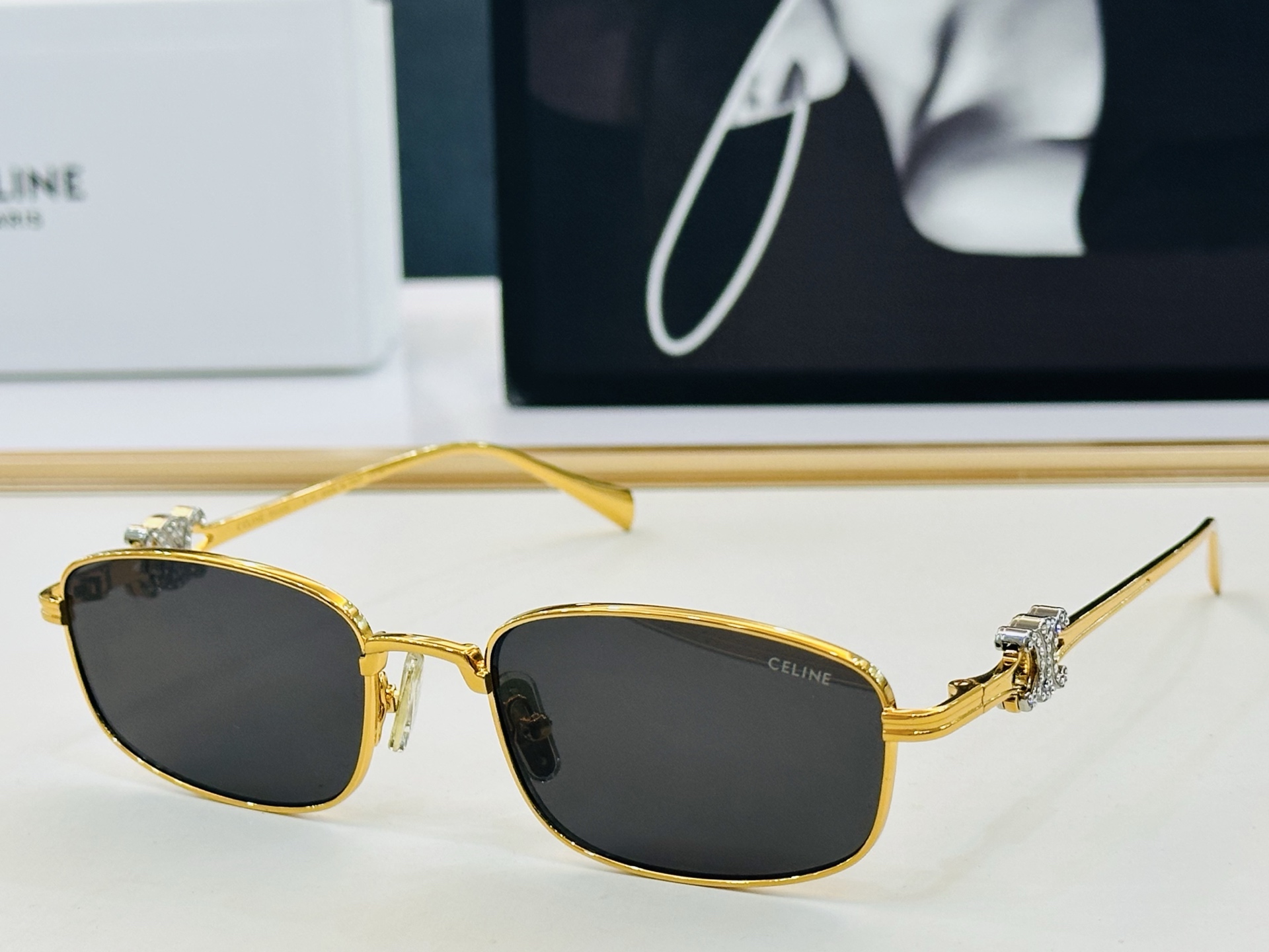 【CELINE】赛琳 CL2384U Size：56口19-145 一直热销的款式，欧美风 光泽度好  X工艺超赞 👍🏻