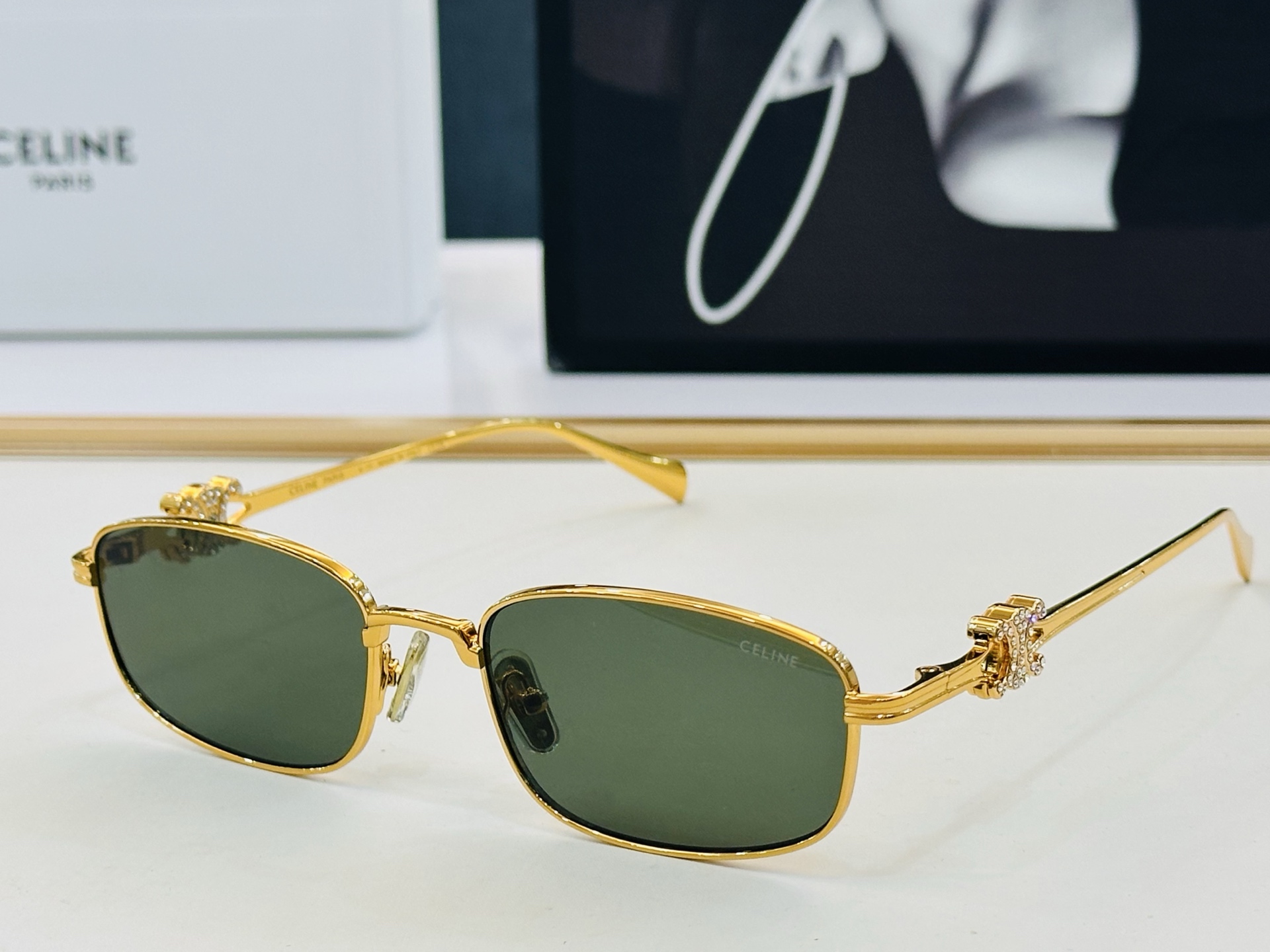 【CELINE】赛琳 CL2384U Size：56口19-145 一直热销的款式，欧美风 光泽度好  X工艺超赞 👍🏻