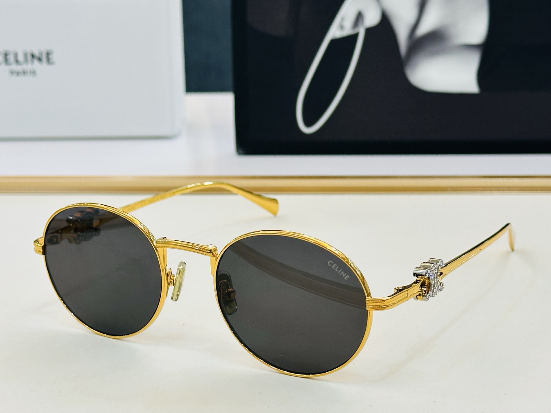 【CELINE】赛琳 CL2385U Size：55口21-145 一直热销的款式，欧美风 光泽度好  X工艺超赞 👍🏻