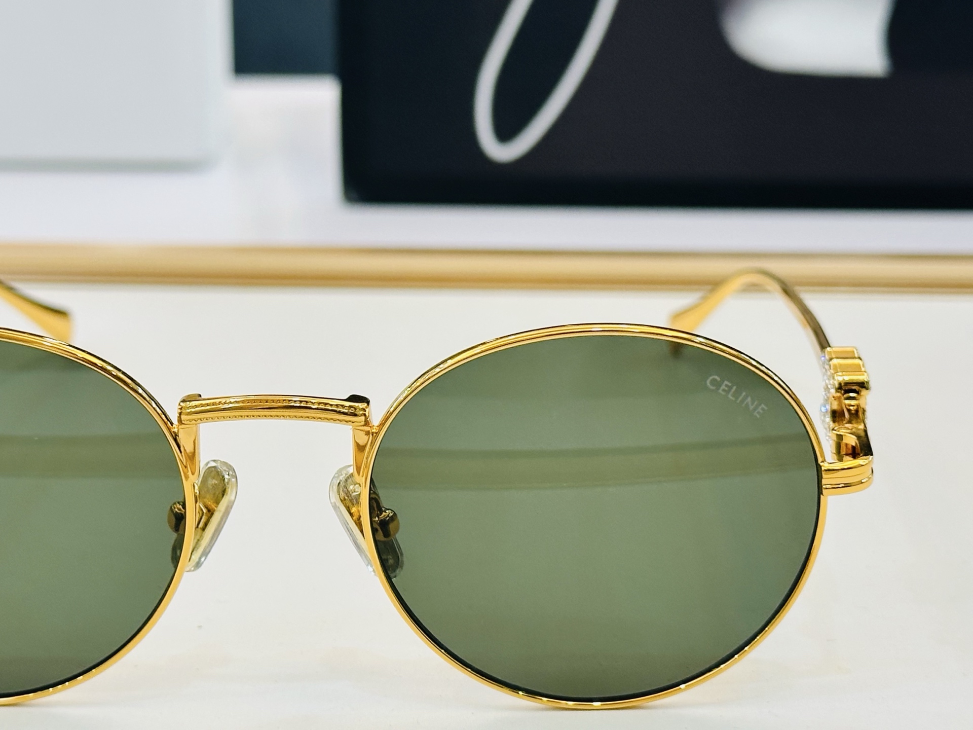 【CELINE】赛琳 CL2385U Size：55口21-145 一直热销的款式，欧美风 光泽度好  X工艺超赞 👍🏻
