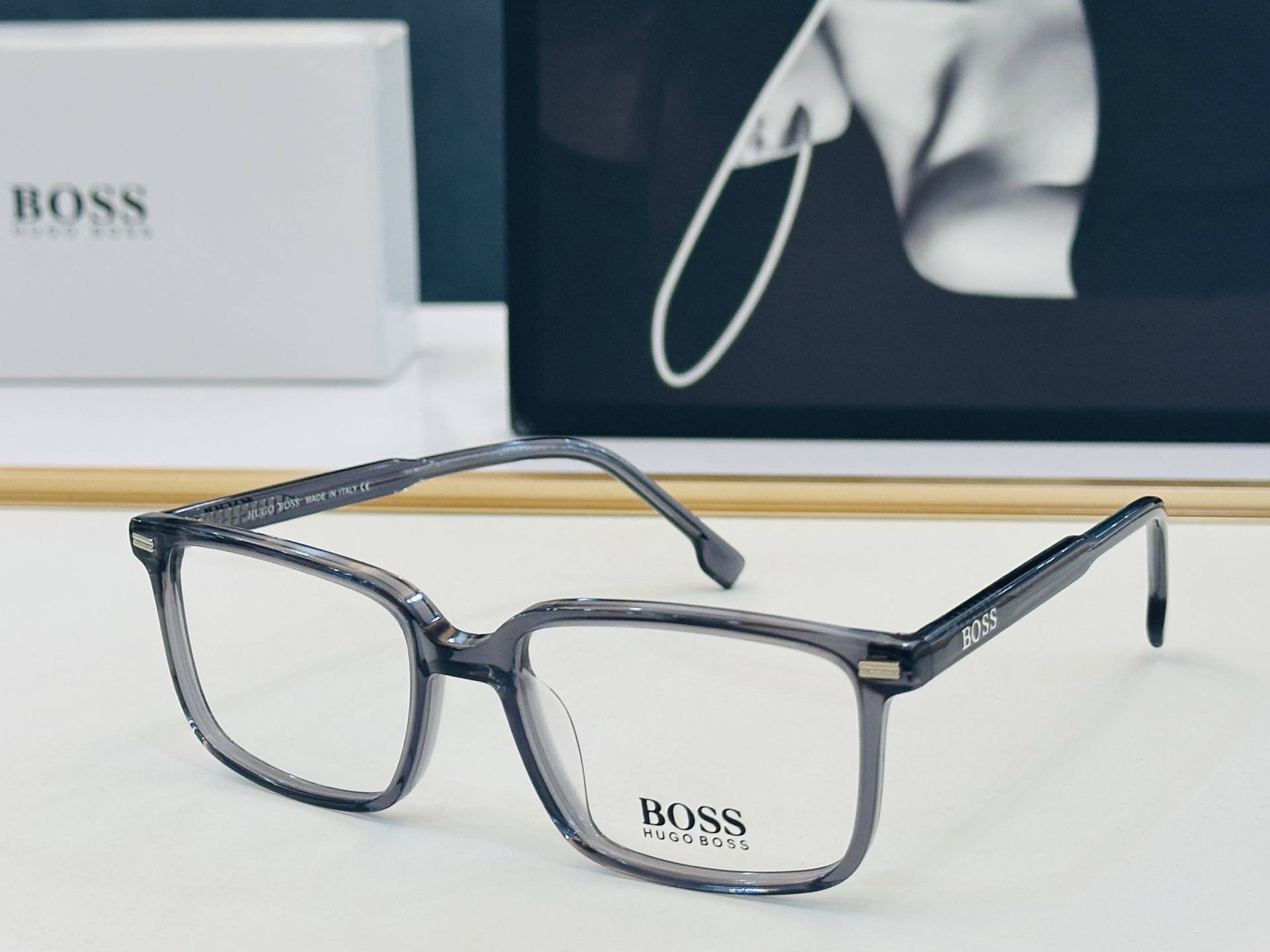🆕 BOSS B1884 Size：53口17-140    🕶🕶💋💋👣👣  不挑脸 🍁经典不过时框型 L品质优良 配光