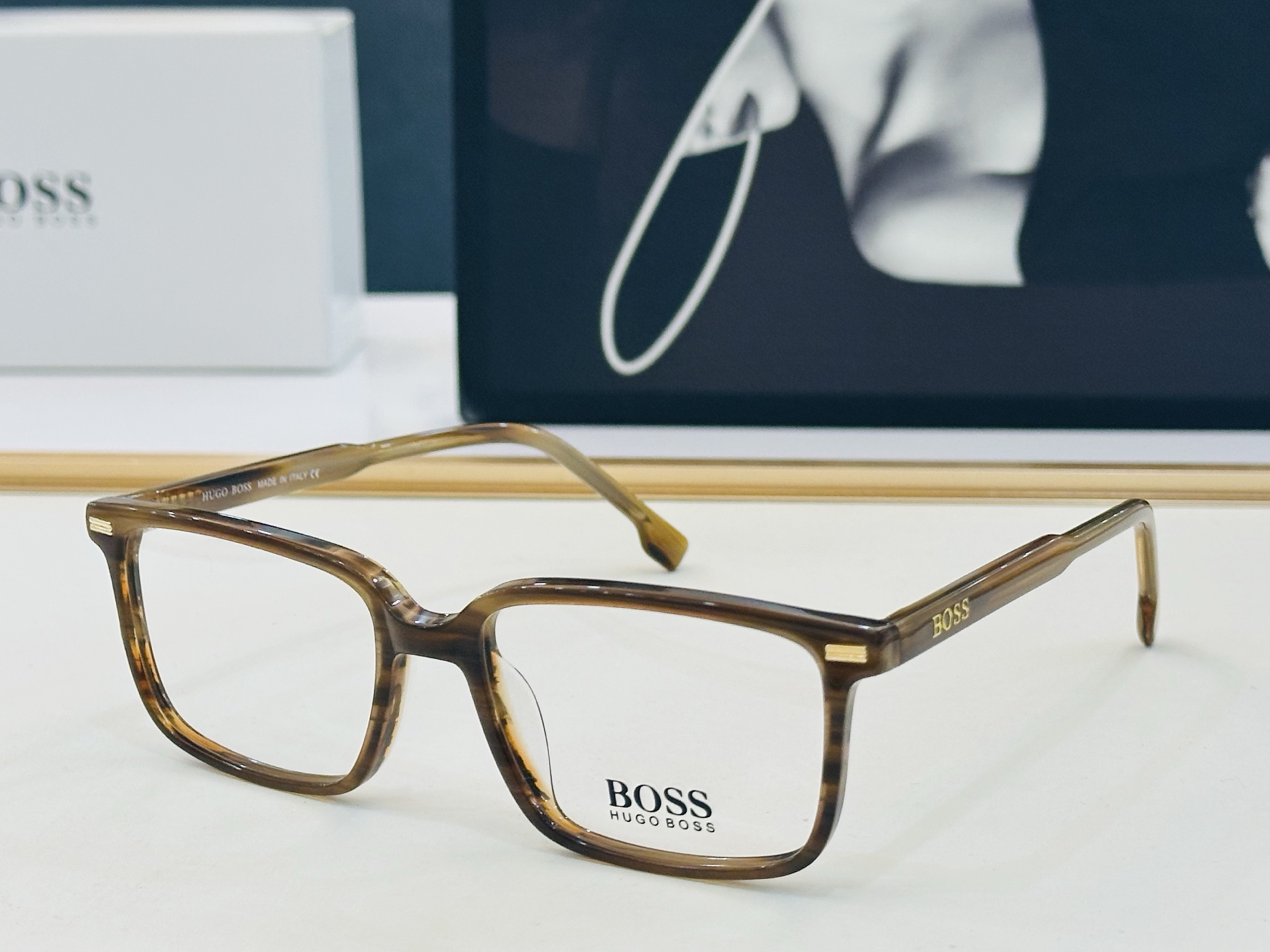 🆕 BOSS B1884 Size：53口17-140    🕶🕶💋💋👣👣  不挑脸 🍁经典不过时框型 L品质优良 配光