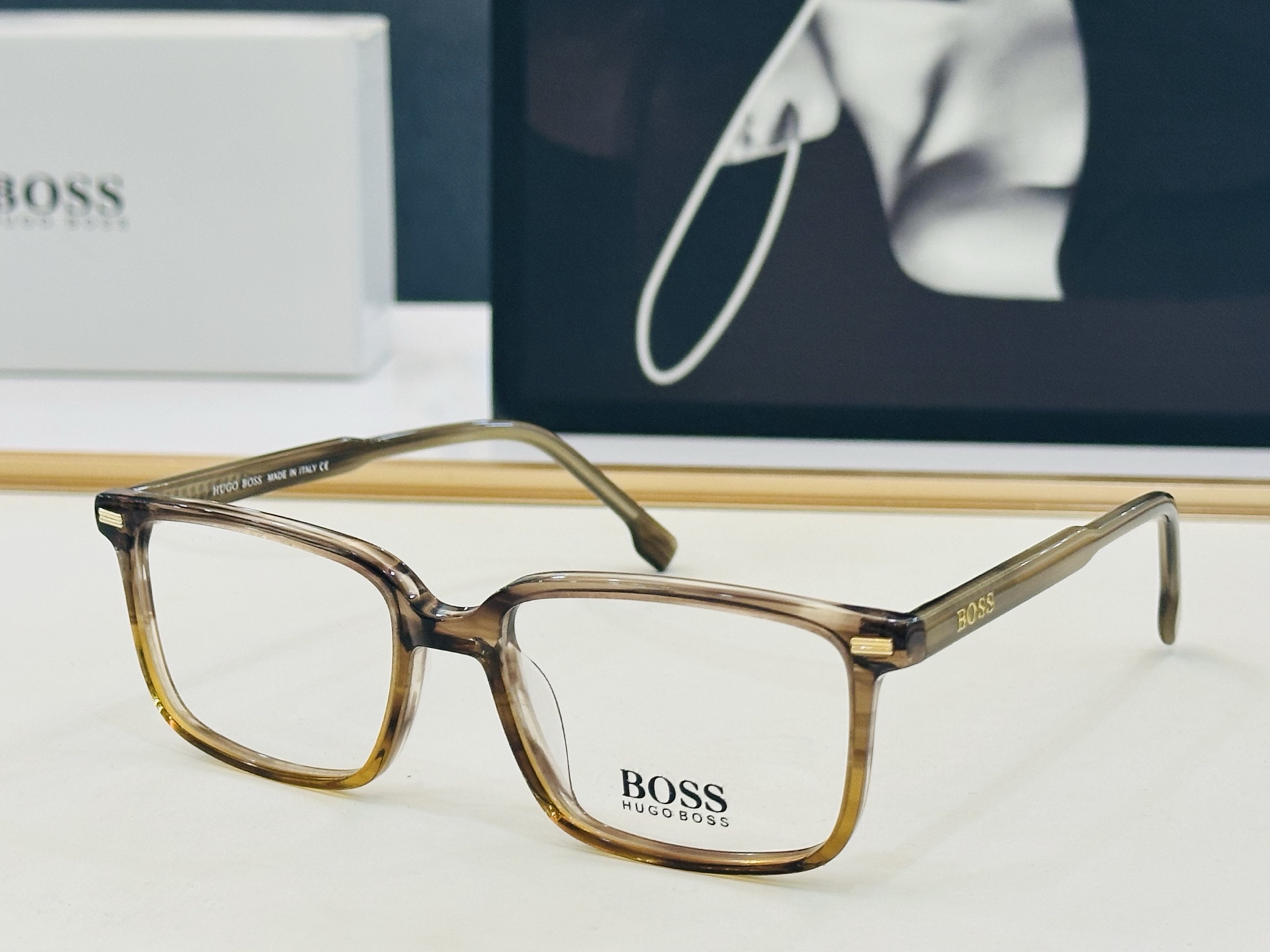 🆕 BOSS B1884 Size：53口17-140    🕶🕶💋💋👣👣  不挑脸 🍁经典不过时框型 L品质优良 配光