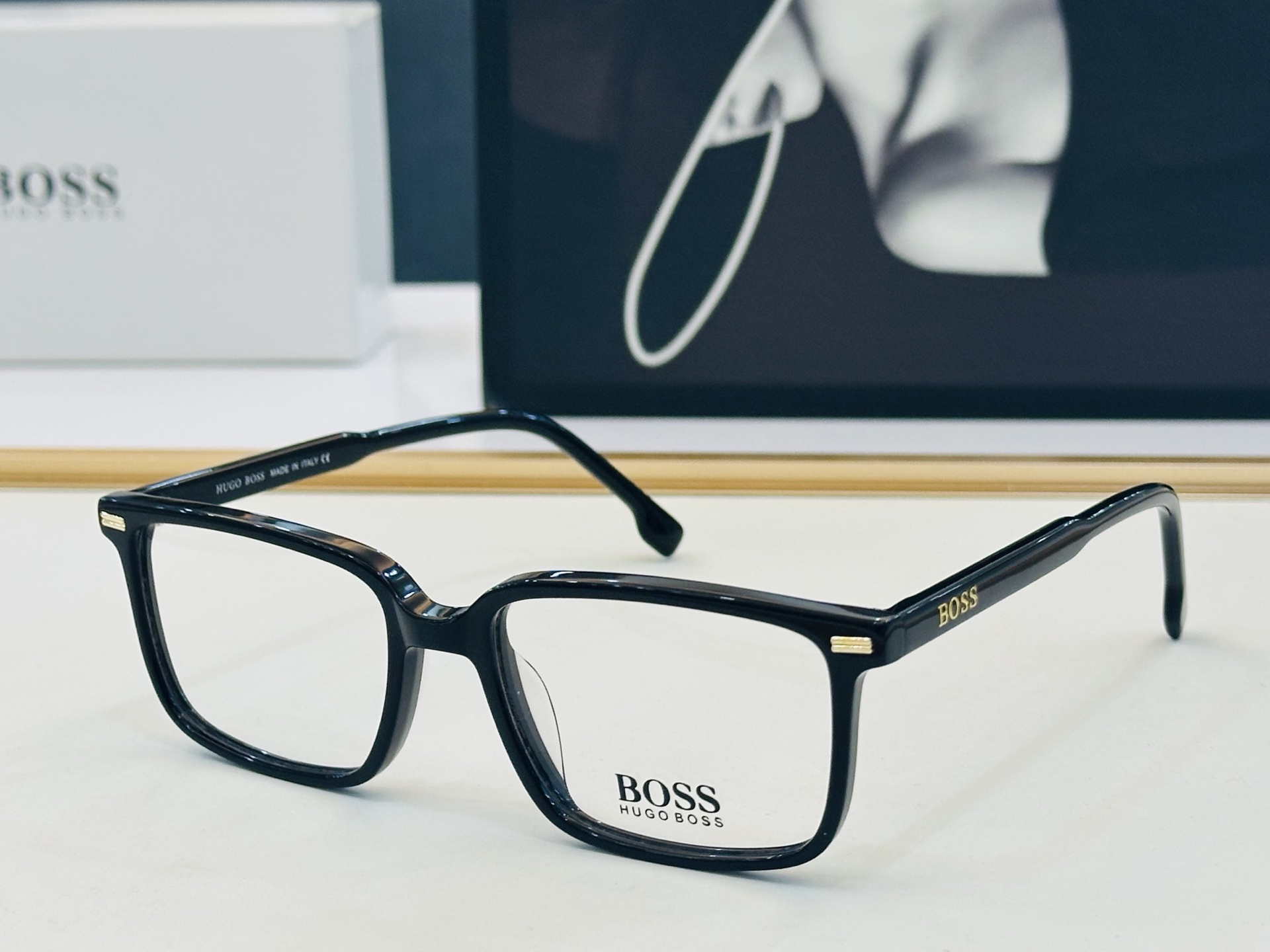 🆕 BOSS B1884 Size：53口17-140    🕶🕶💋💋👣👣  不挑脸 🍁经典不过时框型 L品质优良 配光
