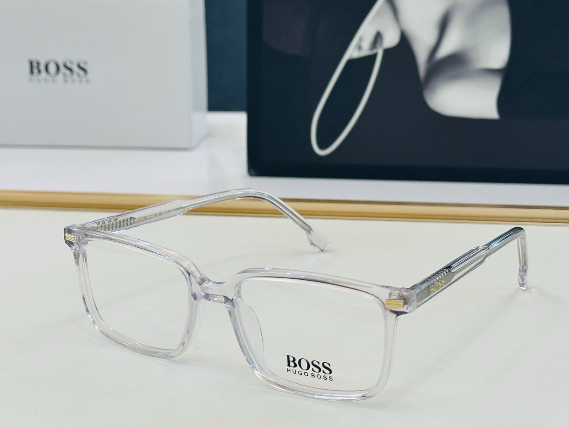 🆕 BOSS B1884 Size：53口17-140    🕶🕶💋💋👣👣  不挑脸 🍁经典不过时框型 L品质优良 配光