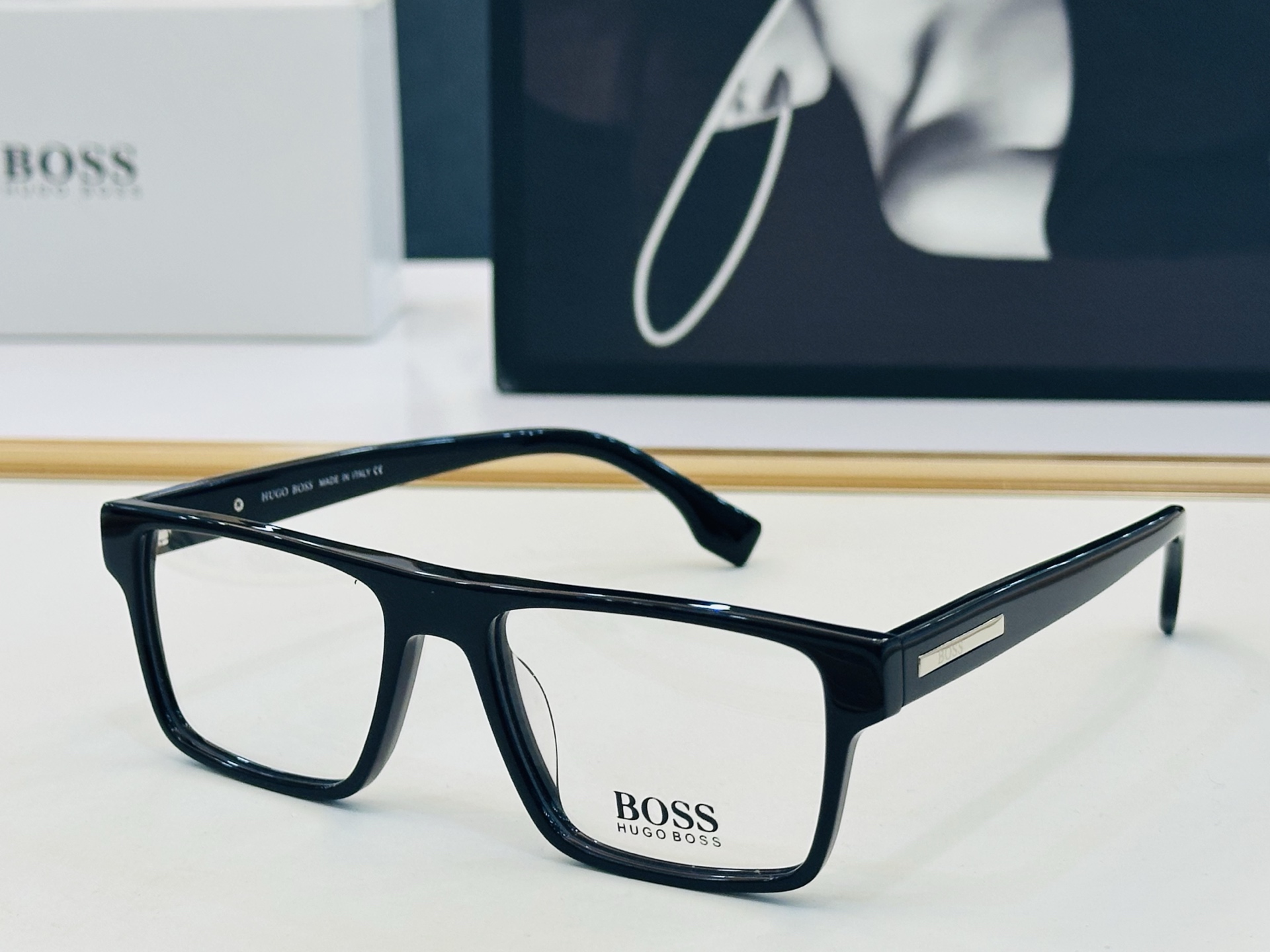 🆕 BOSS B1897 Size：53口17-145  🕶🕶💋💋👣👣  不挑脸 🍁经典不过时框型 L品质优良 配光架 