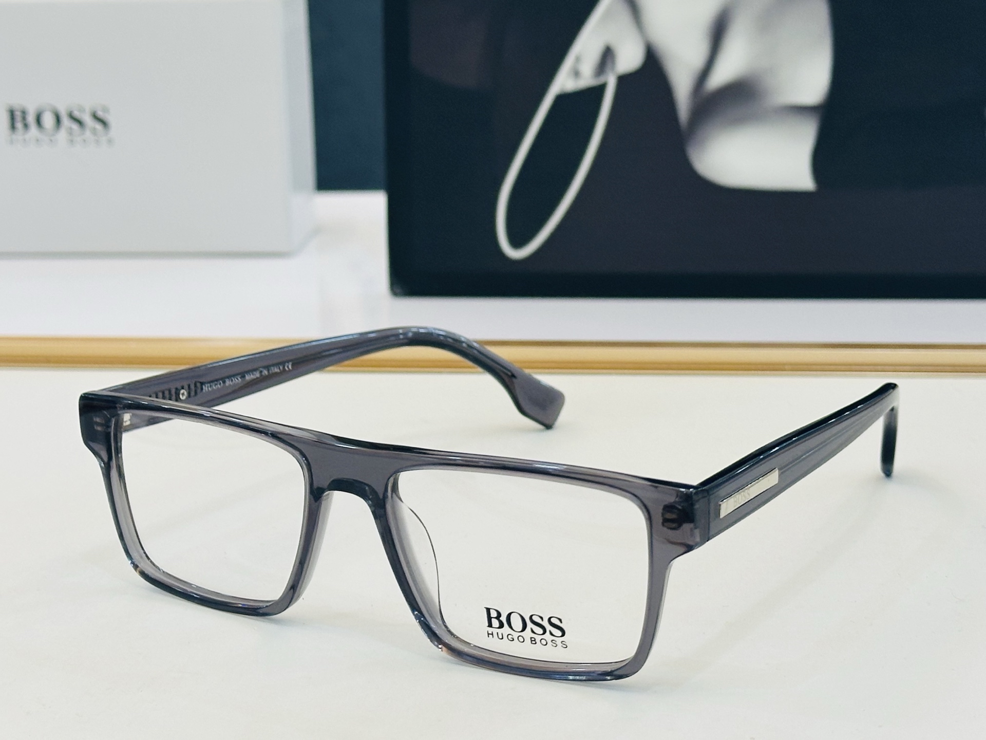 🆕 BOSS B1897 Size：53口17-145  🕶🕶💋💋👣👣  不挑脸 🍁经典不过时框型 L品质优良 配光架 