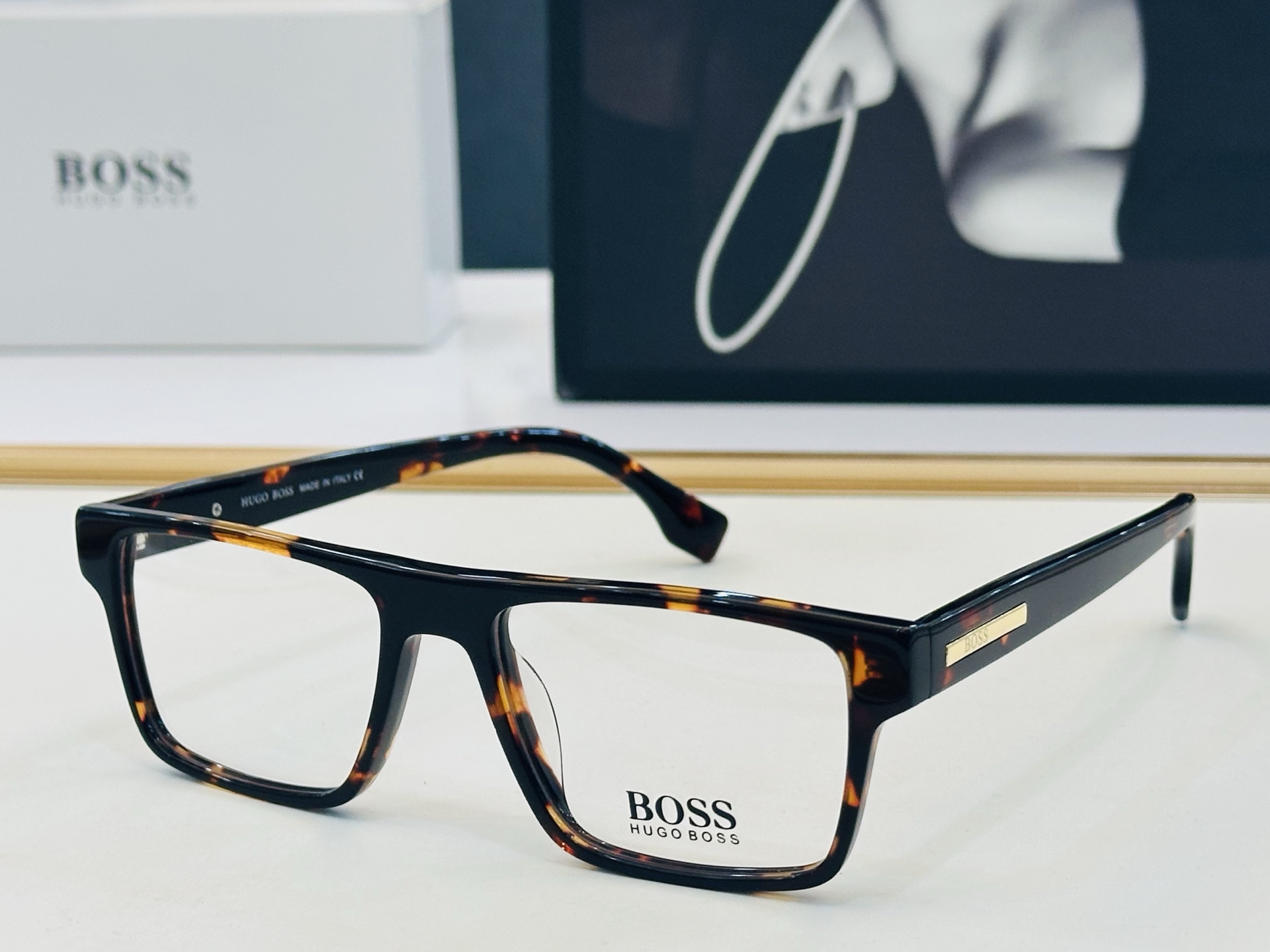 🆕 BOSS B1897 Size：53口17-145  🕶🕶💋💋👣👣  不挑脸 🍁经典不过时框型 L品质优良 配光架 