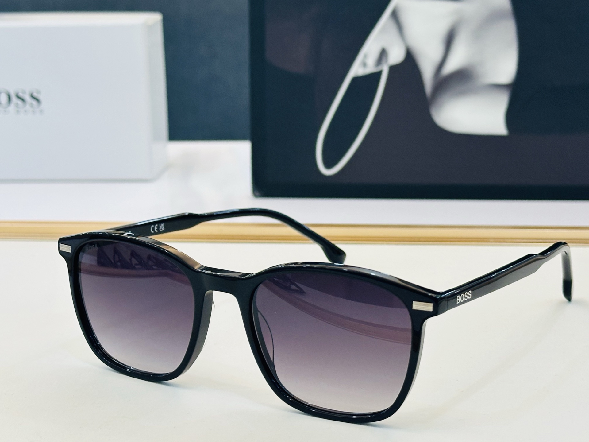 🆕 BOSS 1880/G/S Size：53口20-150    🕶🕶💋💋👣👣  不挑脸 🍁经典不过时框型 L品质优良