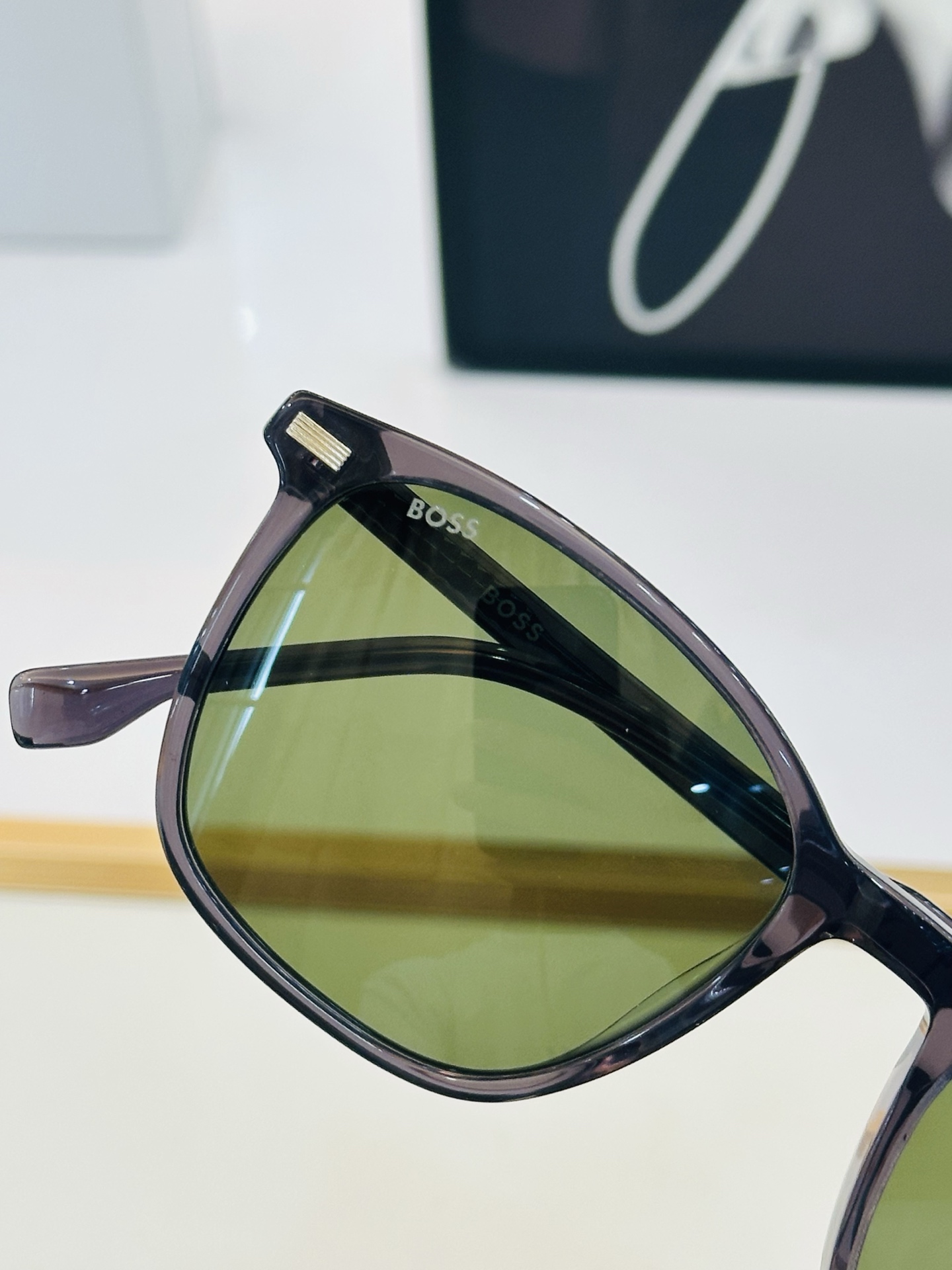 🆕 BOSS 1880/G/S Size：53口20-150    🕶🕶💋💋👣👣  不挑脸 🍁经典不过时框型 L品质优良