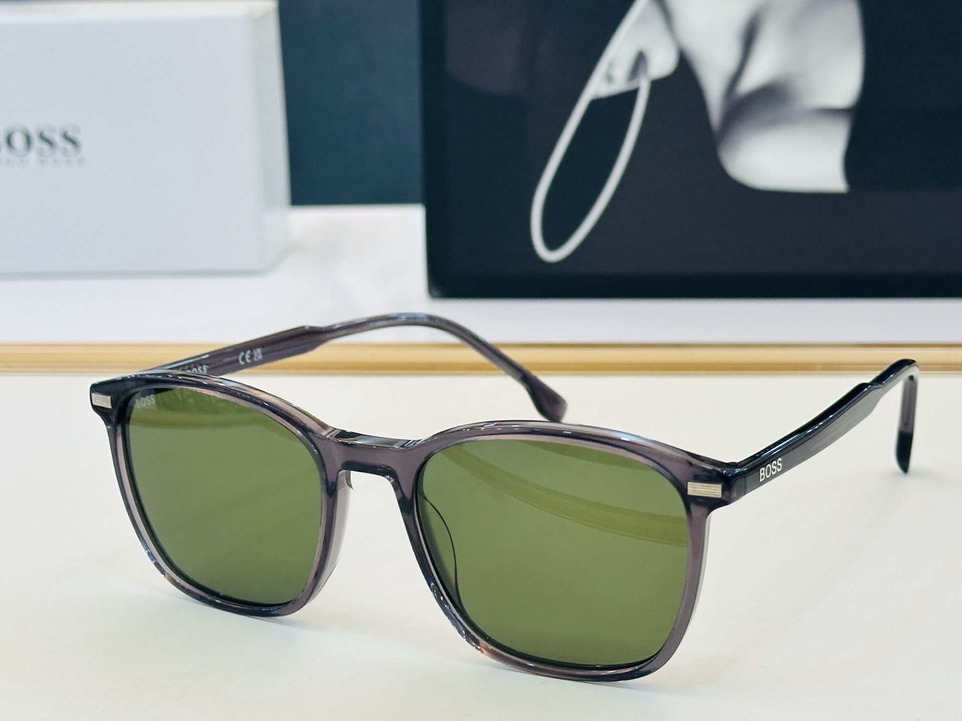 🆕 BOSS 1880/G/S Size：53口20-150    🕶🕶💋💋👣👣  不挑脸 🍁经典不过时框型 L品质优良