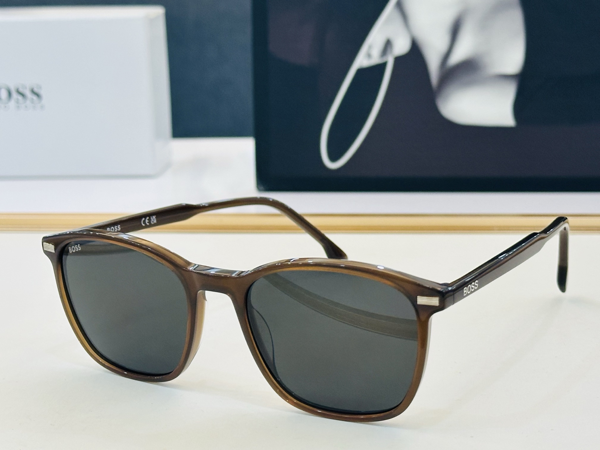 🆕 BOSS 1880/G/S Size：53口20-150    🕶🕶💋💋👣👣  不挑脸 🍁经典不过时框型 L品质优良