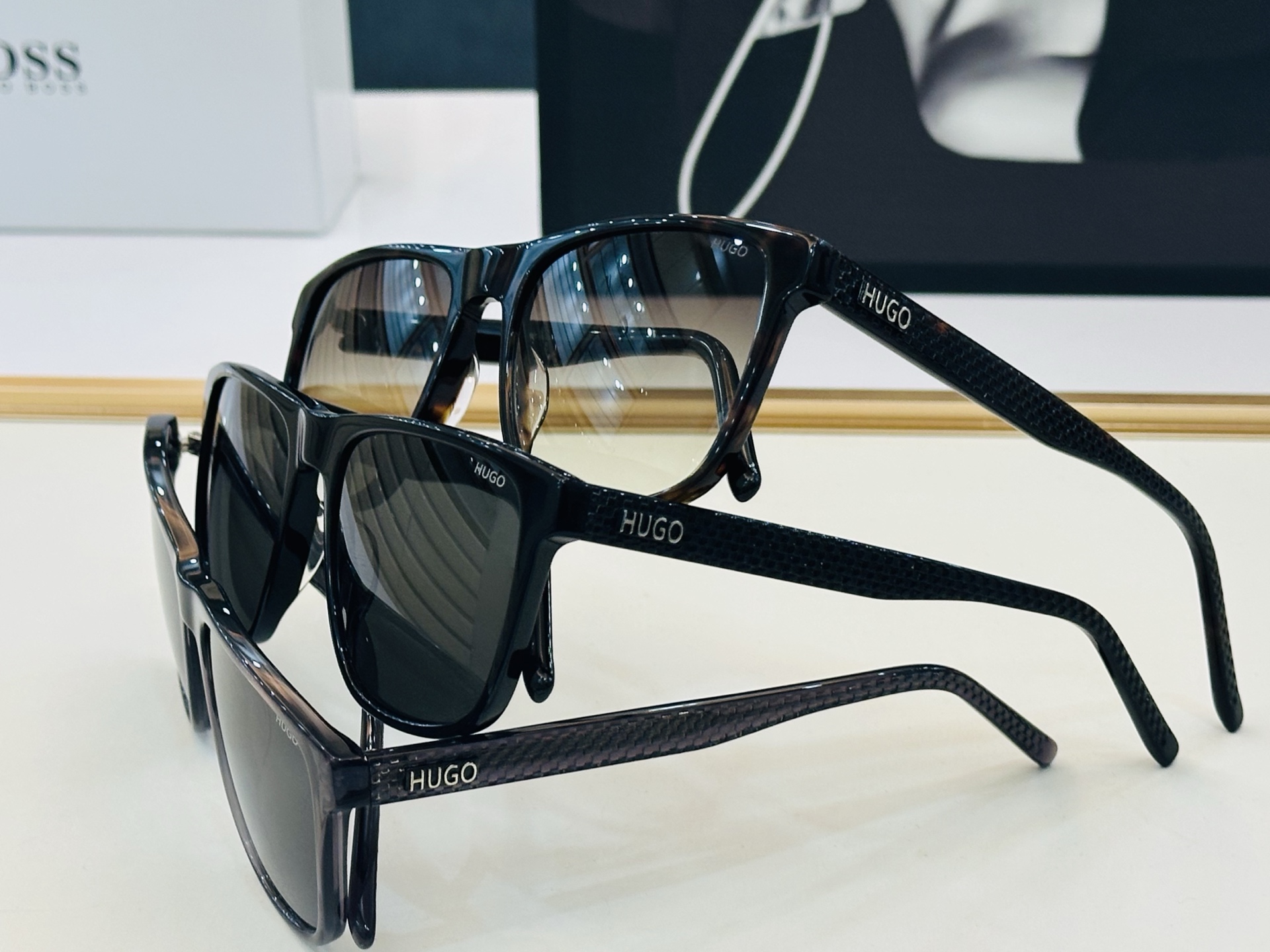 🆕 BOSS 1391/G/S Size：56口19-145     🕶🕶💋💋👣👣  不挑脸 🍁经典不过时框型 L品质优