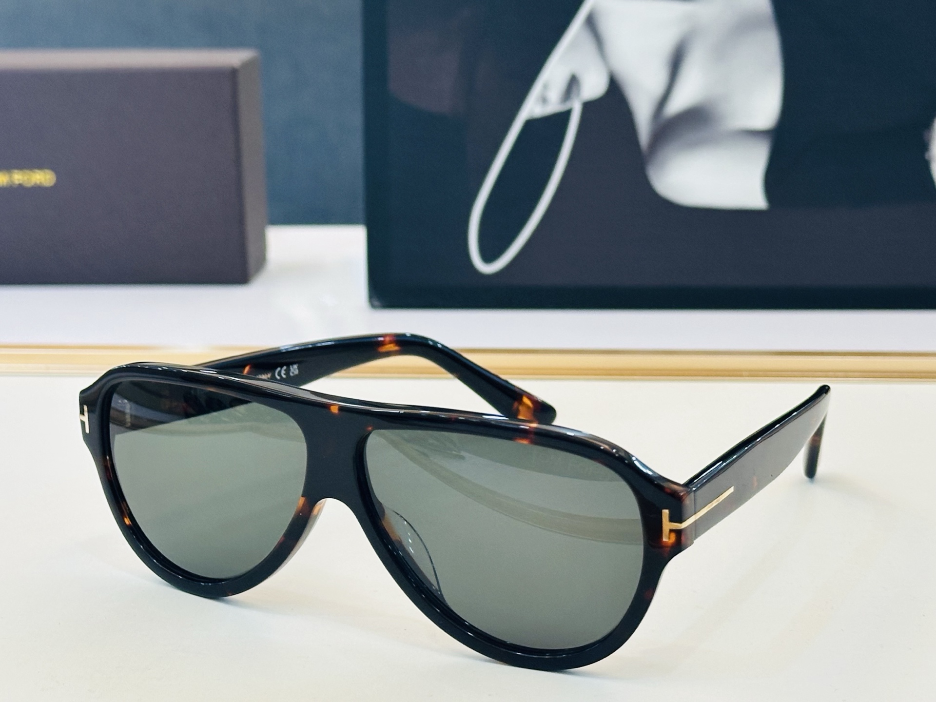 🆕款 TOM FORD🏇汤姆家 MODEL:F T1336 Size：61口11-140🈷️😍时尚潮流 C超轻 太阳镜 