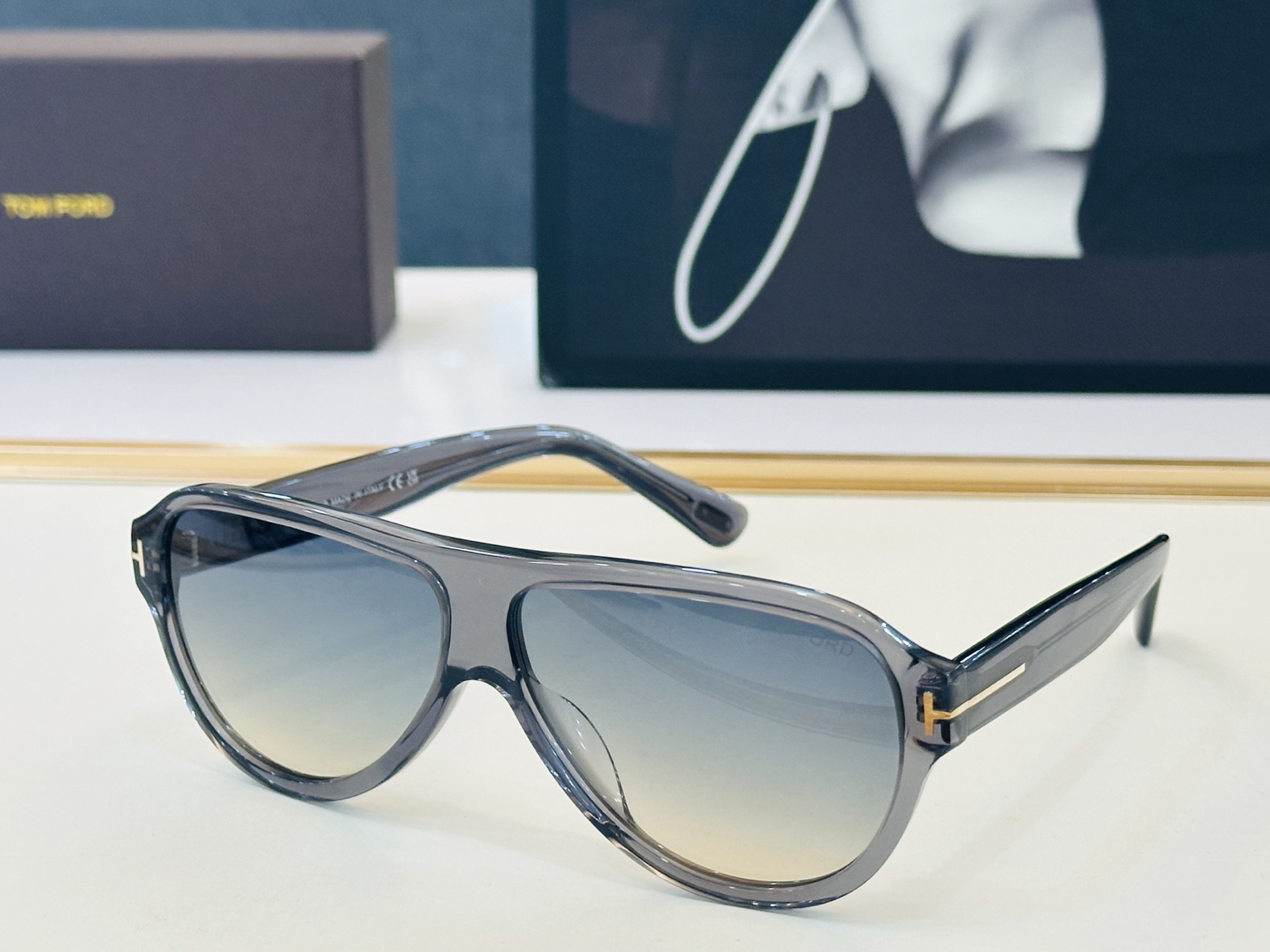 🆕款 TOM FORD🏇汤姆家 MODEL:F T1336 Size：61口11-140🈷️😍时尚潮流 C超轻 太阳镜 