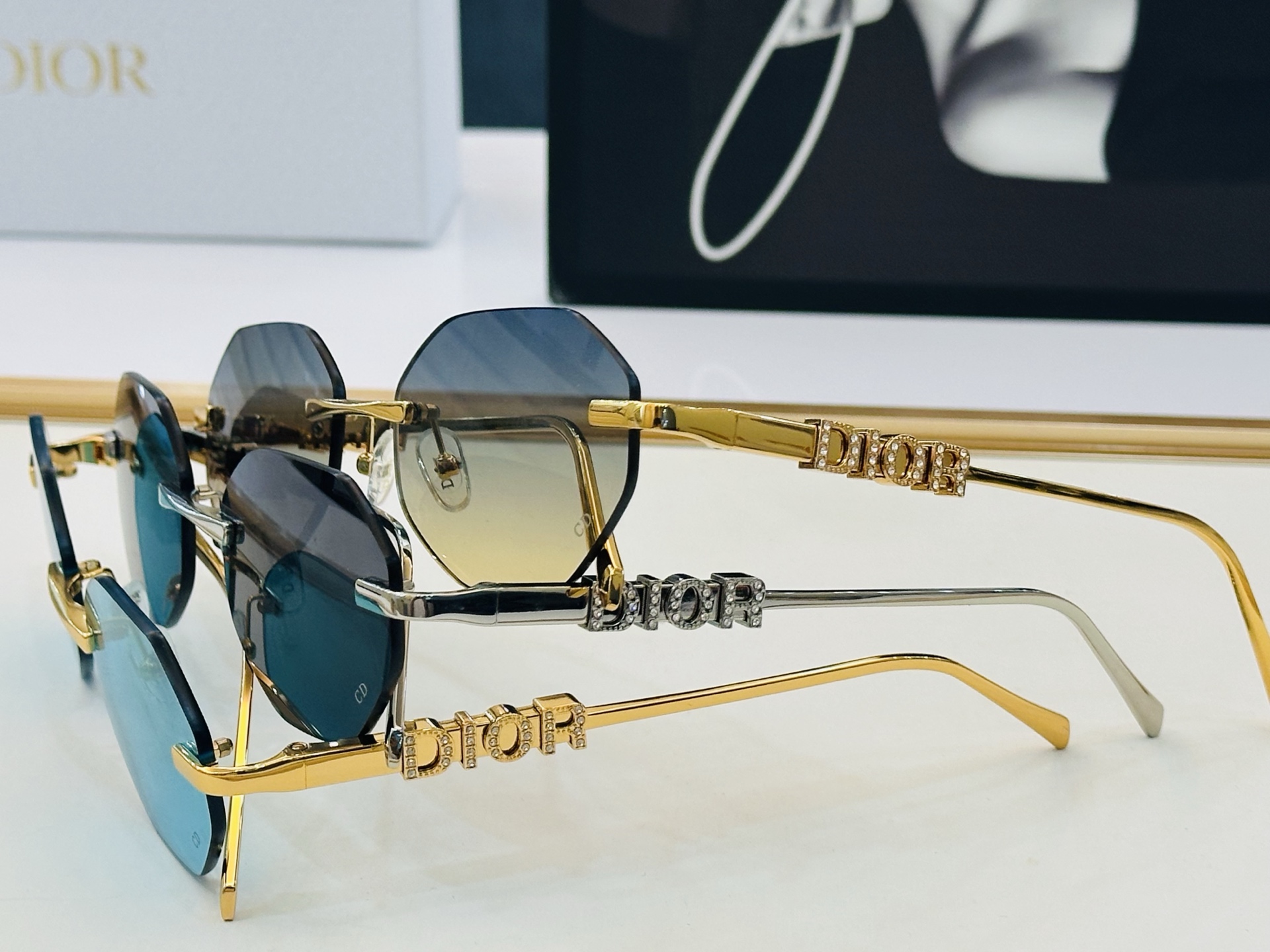 🔻🔻🔻DIO* 迪家 2301UCR Size：52口25-145 春夏款墨镜 😎🔆。搭配镜腿精致 bm官网款 质量上佳