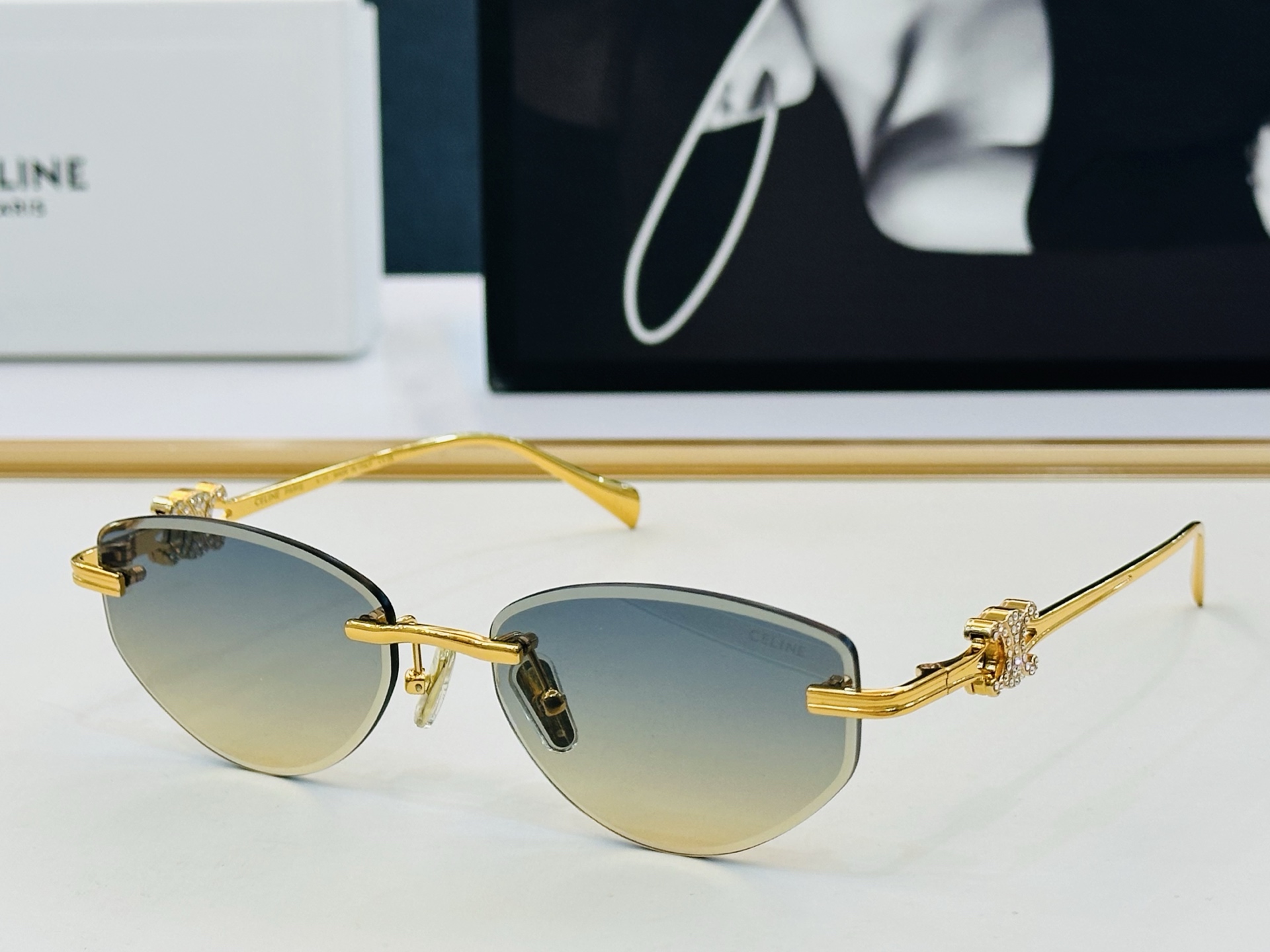 【CELINE】赛琳 CL2382U Size：57口16-145 一直热销的款式，欧美风 光泽度好  X工艺超赞 👍🏻