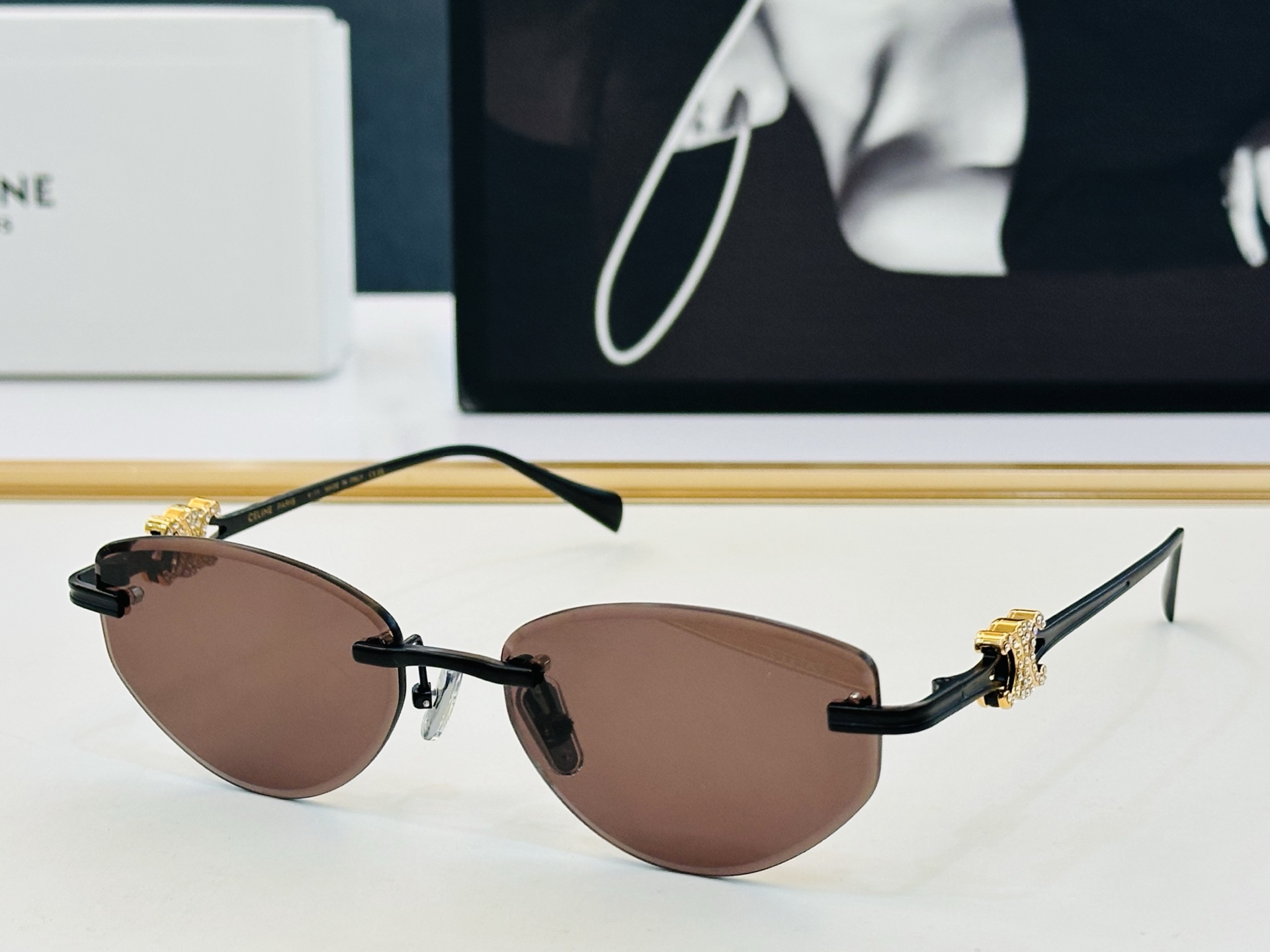 【CELINE】赛琳 CL2382U Size：57口16-145 一直热销的款式，欧美风 光泽度好  X工艺超赞 👍🏻