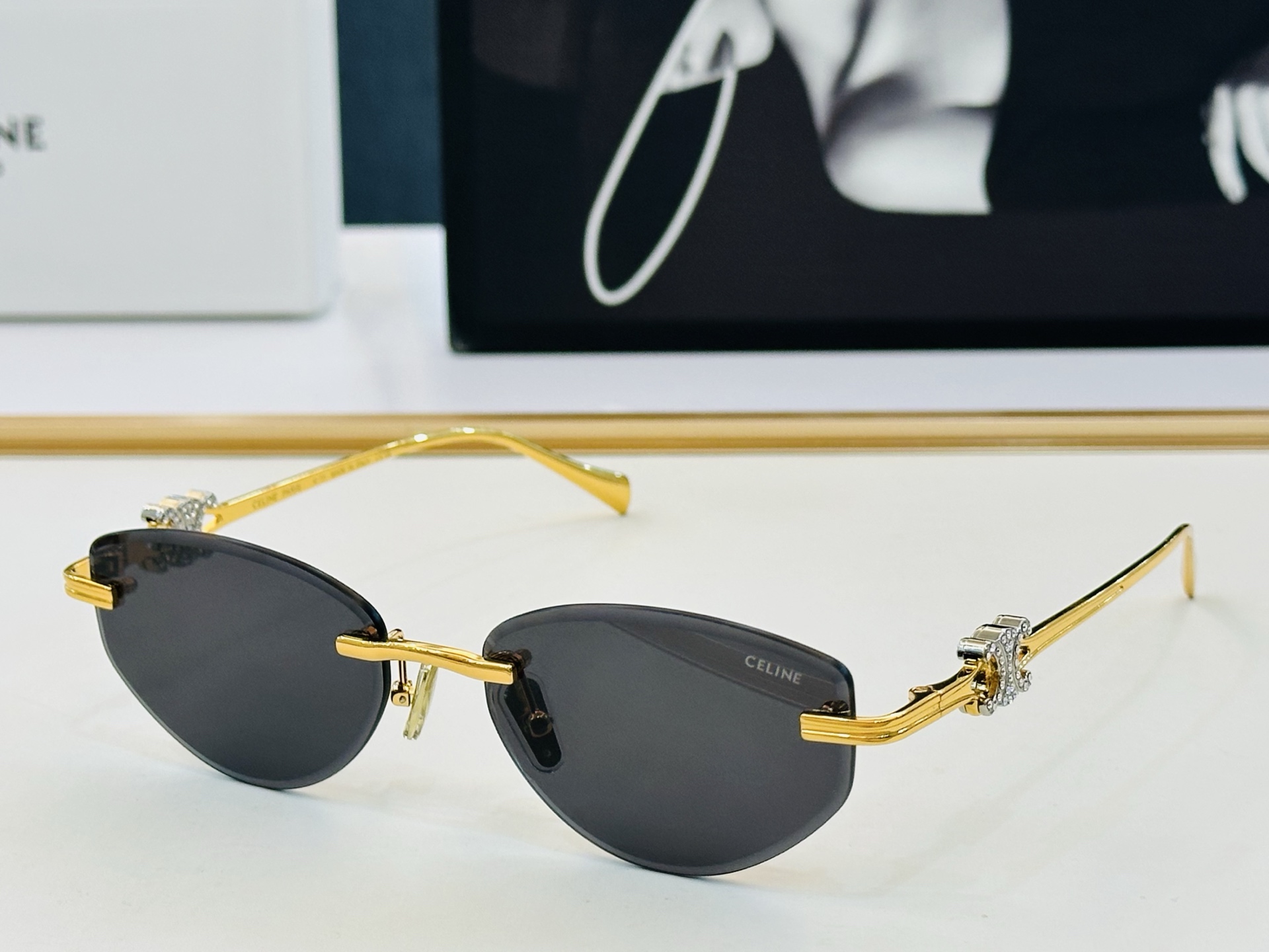 【CELINE】赛琳 CL2382U Size：57口16-145 一直热销的款式，欧美风 光泽度好  X工艺超赞 👍🏻
