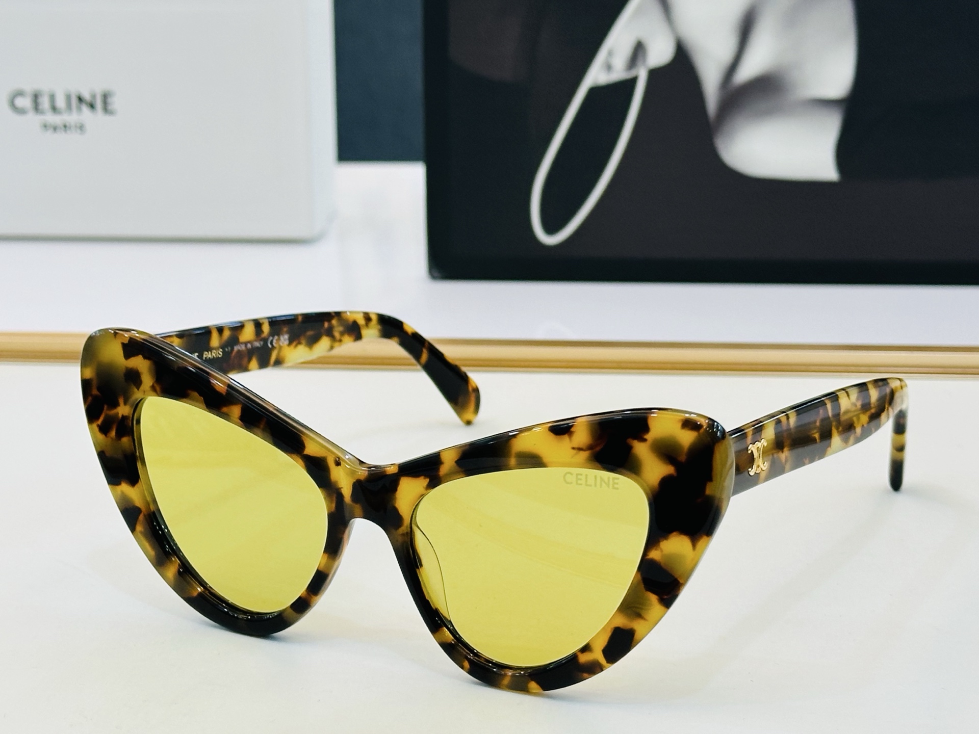 【CELINE】赛琳 CL40339U Size：62口18-145    一直热销的款式 欧美风 C光泽度好 质感强 