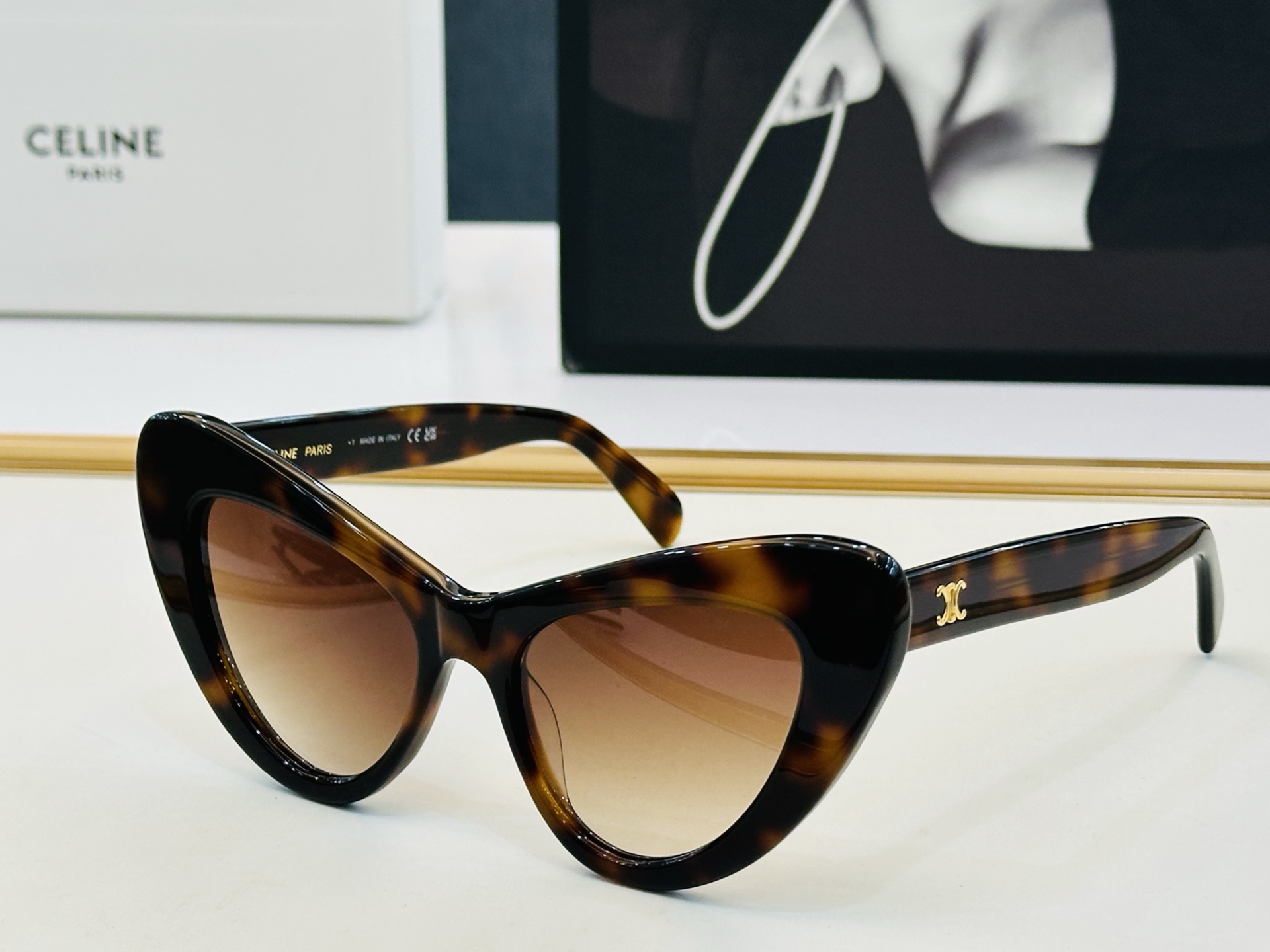 【CELINE】赛琳 CL40339U Size：62口18-145    一直热销的款式 欧美风 C光泽度好 质感强 