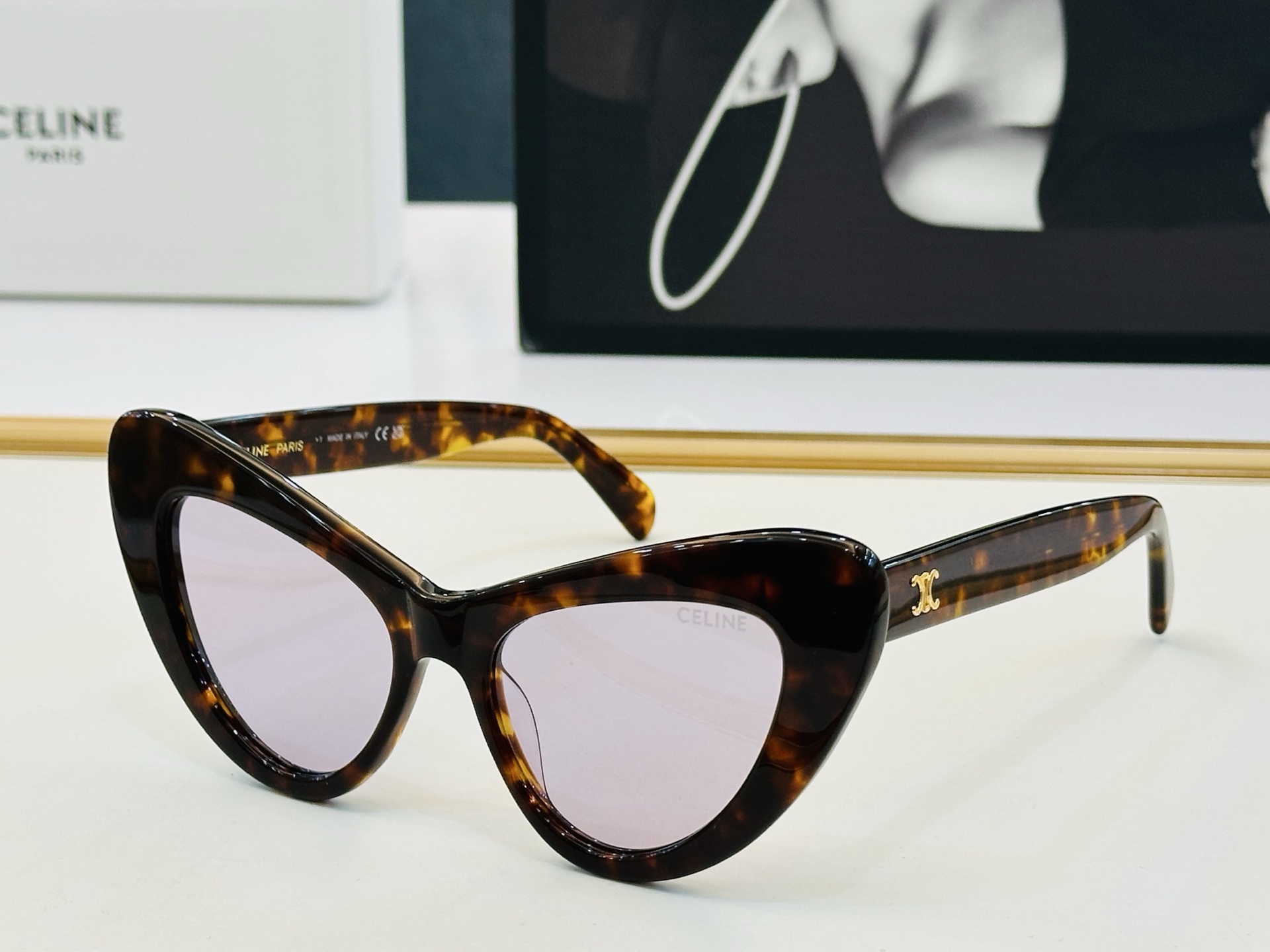 【CELINE】赛琳 CL40339U Size：62口18-145    一直热销的款式 欧美风 C光泽度好 质感强 