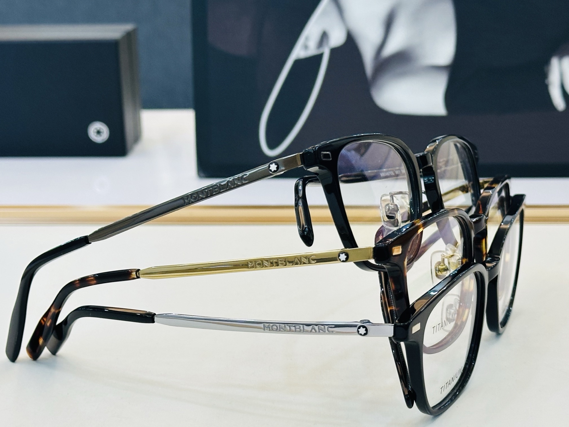 官网新品 MONTBLANC 万宝龙 MB0467OL Size：54口20-145   做工精良 👍👍W 完美电镀 配