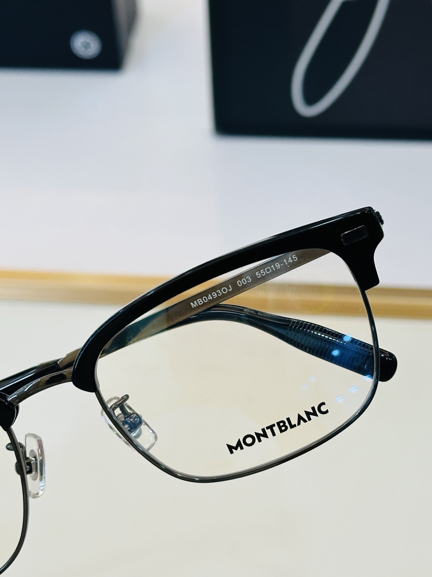 官网新品 MONTBLANC 万宝龙 MB0493OJ  Size：55口19-145   做工精良 👍👍W 完美电镀 