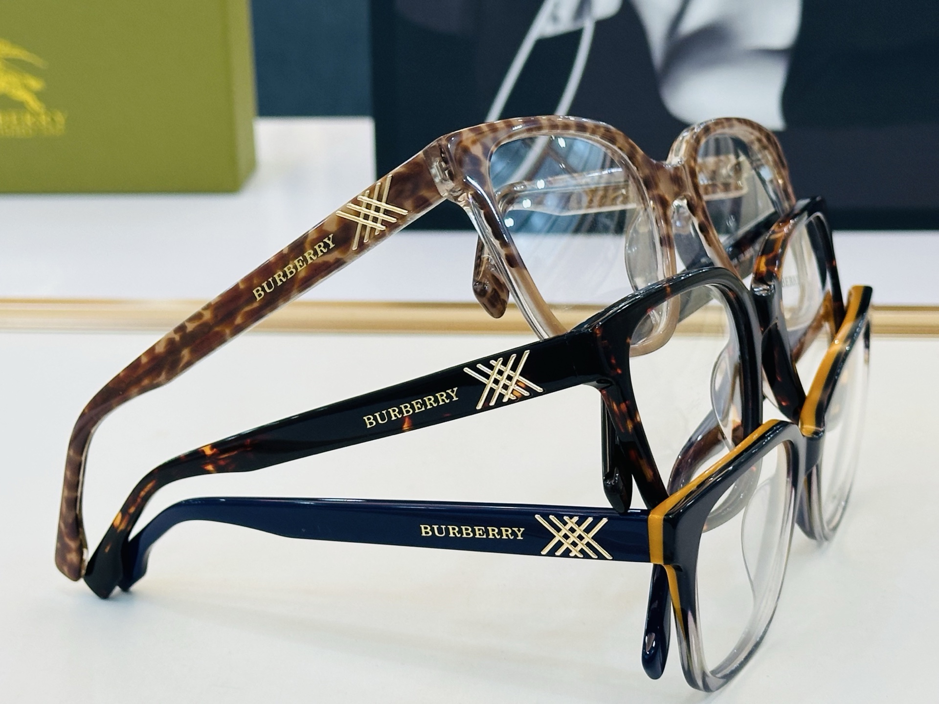 新款 BURBERR*🔻巴家 BE2458 百搭镜架Size：52口20-140 🌲🌲🌲板材框 L多色可选 