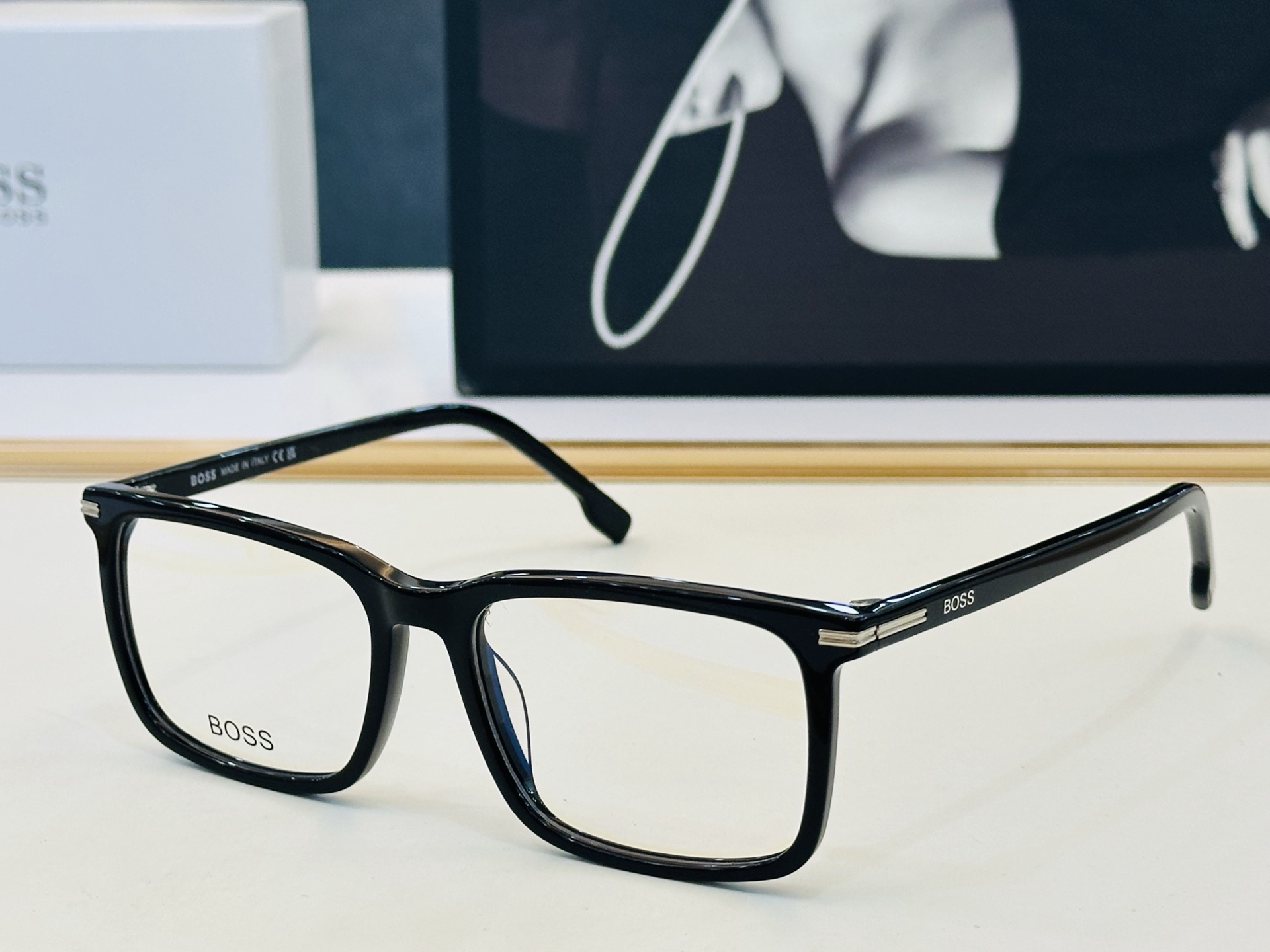 🆕 BOSS B1753 Size：55口17-145 🕶🕶💋💋👣👣  不挑脸 🍁经典不过时框型 L品质优良 配光架 
