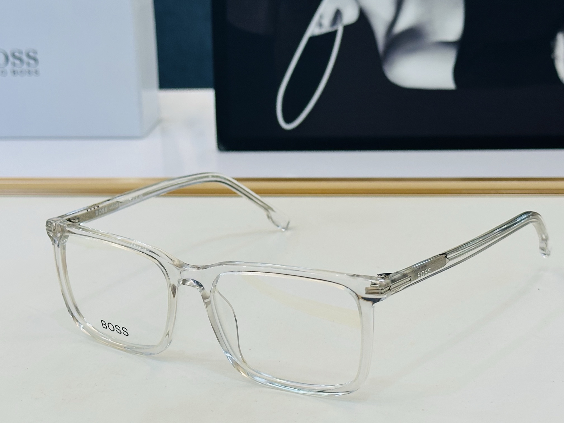 🆕 BOSS B1753 Size：55口17-145 🕶🕶💋💋👣👣  不挑脸 🍁经典不过时框型 L品质优良 配光架 