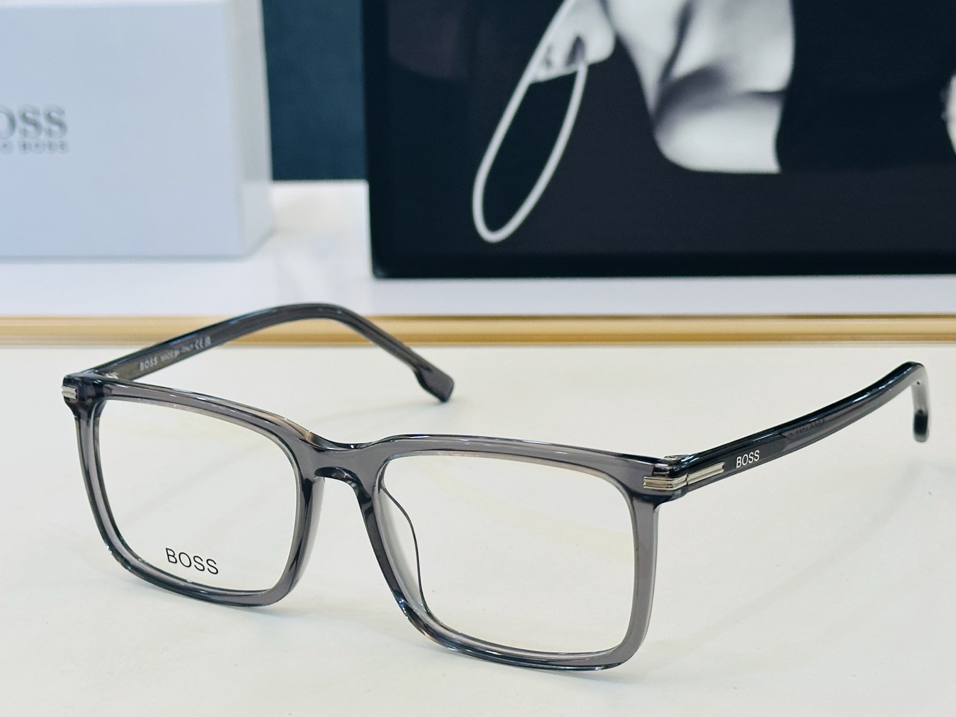 🆕 BOSS B1753 Size：55口17-145 🕶🕶💋💋👣👣  不挑脸 🍁经典不过时框型 L品质优良 配光架 