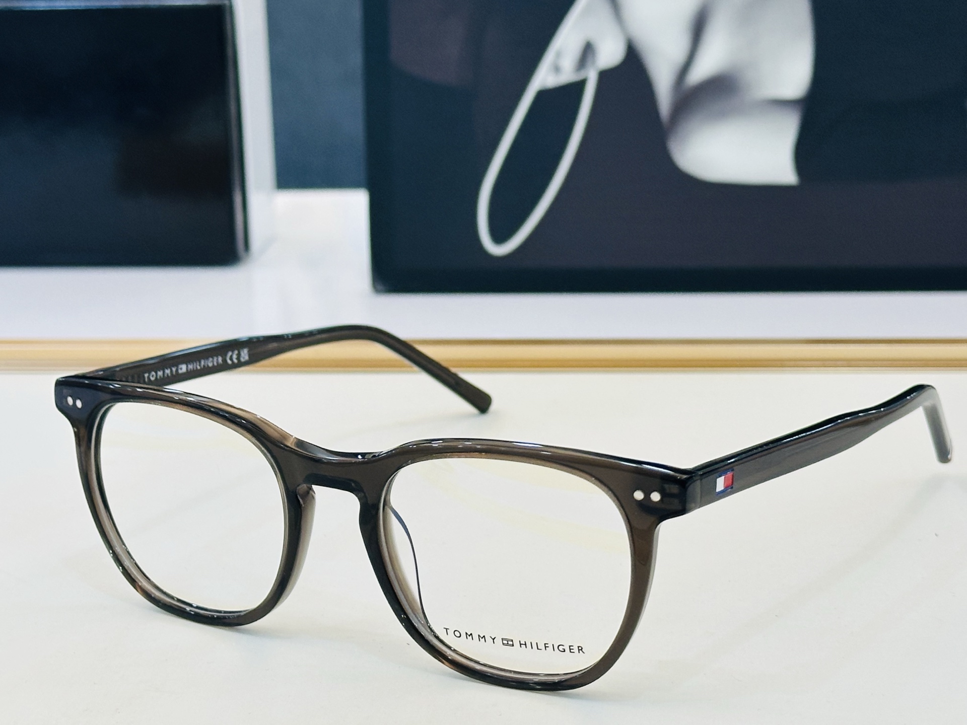 官网同步发售TOMMY HILFIGER 板材框 TH2187 SIZE：51口20-145 L简单大气 配光镜 