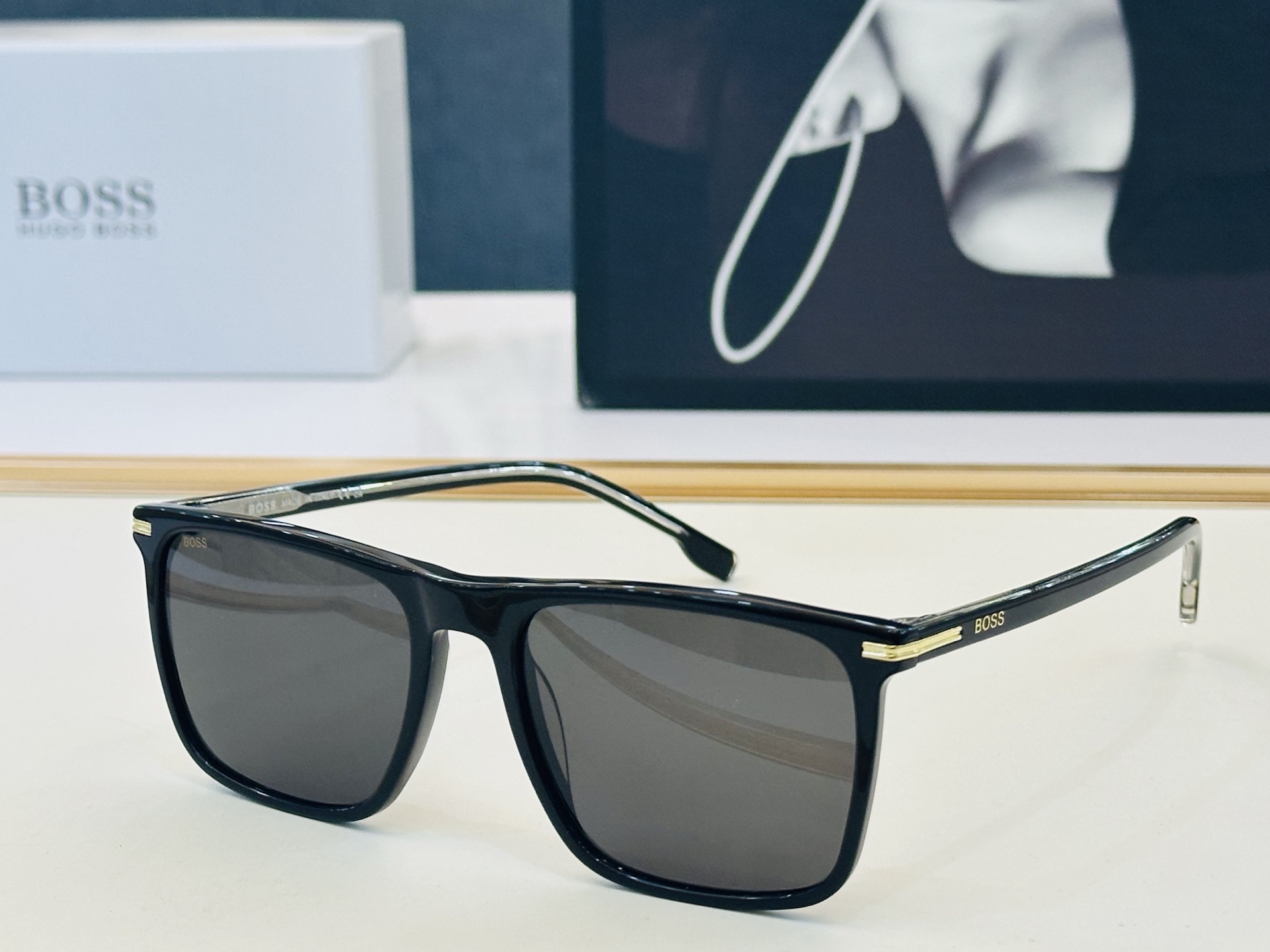🆕 BOSS 1750-G-S Size：55口18-145 🕶🕶💋💋👣👣  高品质 不挑脸 经典不过时框型 L品质优良