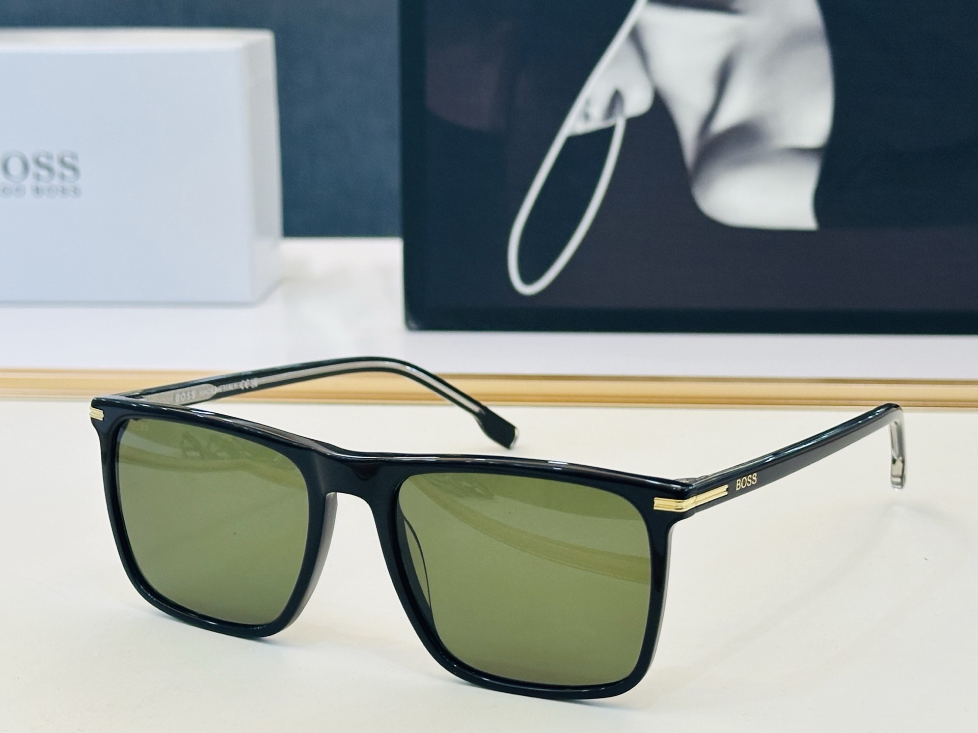 🆕 BOSS 1750-G-S Size：55口18-145 🕶🕶💋💋👣👣  高品质 不挑脸 经典不过时框型 L品质优良