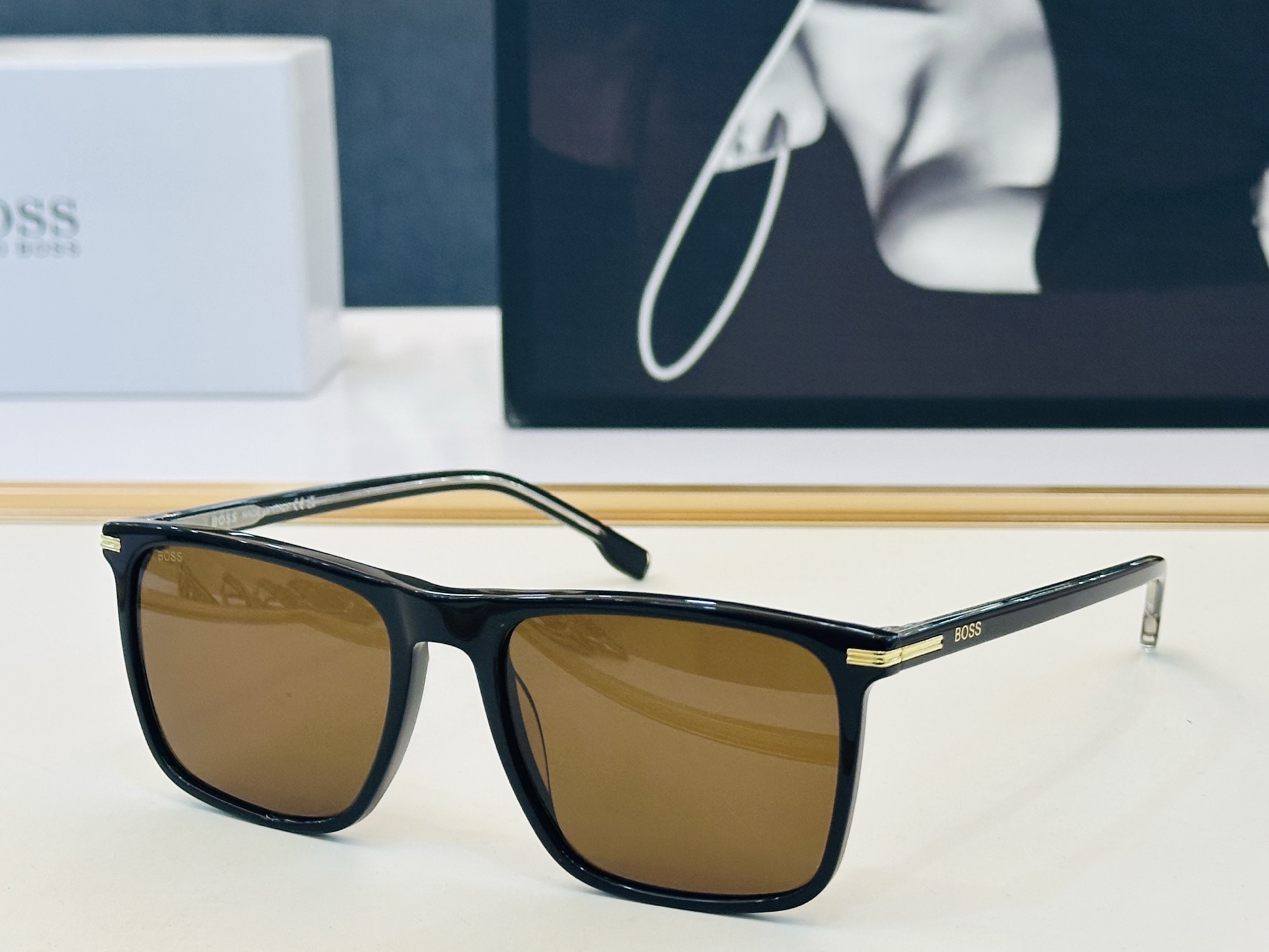 🆕 BOSS 1750-G-S Size：55口18-145 🕶🕶💋💋👣👣  高品质 不挑脸 经典不过时框型 L品质优良
