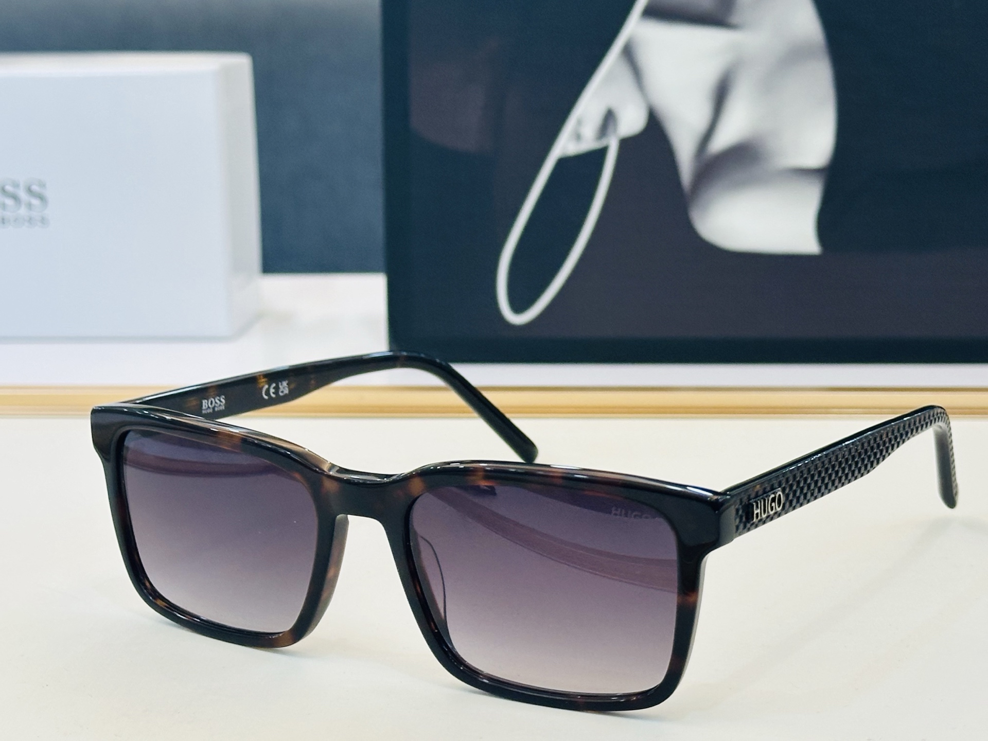 🆕 BOSS 1392/S  Size：55口19-145 🕶🕶💋💋👣👣  高品质 不挑脸 经典不过时框型 L品质优良 